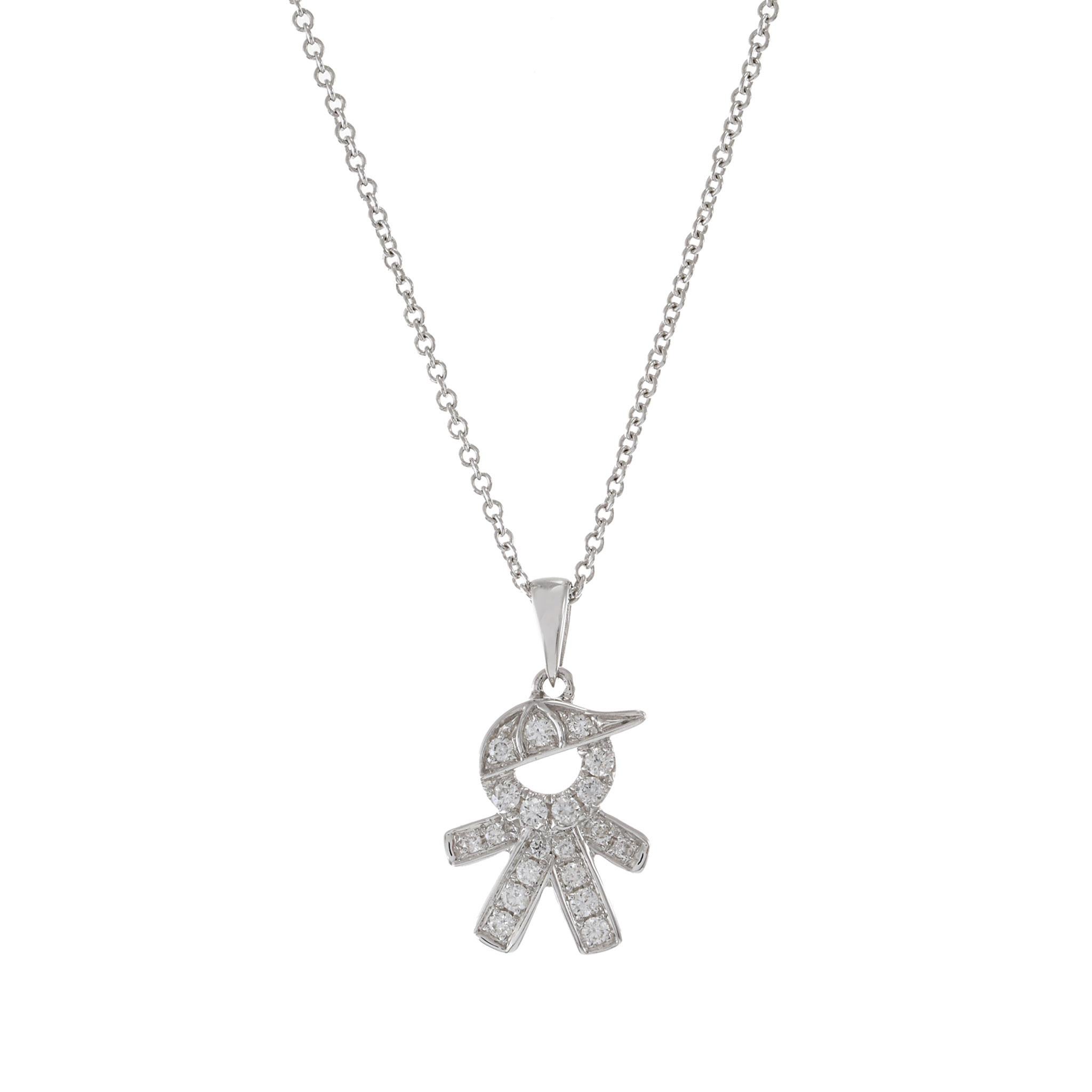Ciondolo a forma di ragazzo in oro bianco 18KT con diamanti tondi brillanti 0.15CT-TW G-VS. Si tratta di uno squisito gioiello realizzato con oro bianco scintillante e 0.15CT-TW di diamanti tondi brillanti, perfetto per un momento speciale.