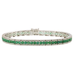 18KT Weißgold-Armband aus Weißgold mit Diamanten im Rundschliff und Smaragden