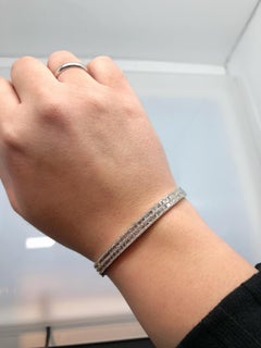 18 Karat White Gold Brilliant and Baguette Cut Diamonds Bangle Bracelet