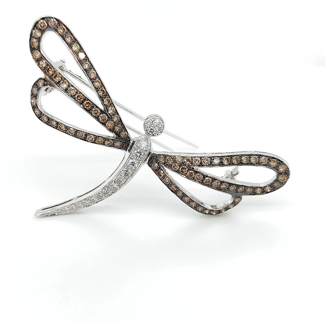 18kt White Gold Butterfly Brooch with White and Cognac Diamonds In Excellent Condition For Sale In Antwerp, BE