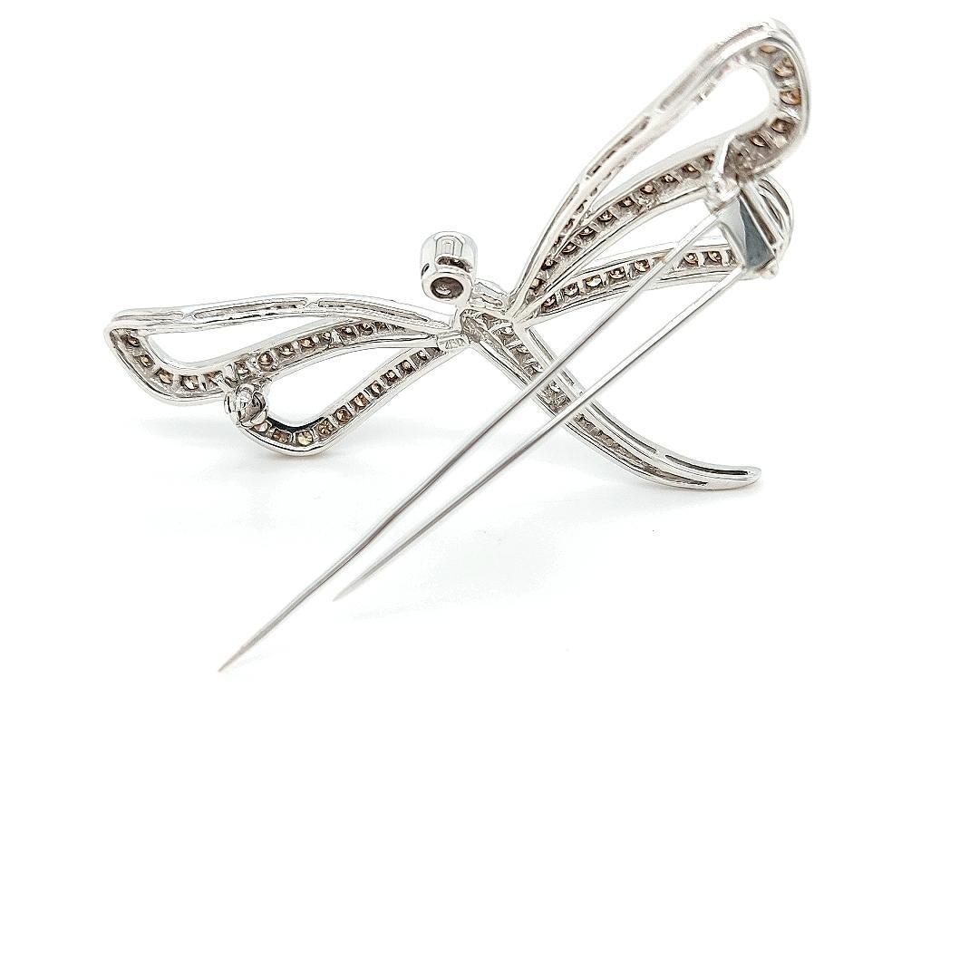 18kt White Gold Butterfly Brooch with White and Cognac Diamonds For Sale 1