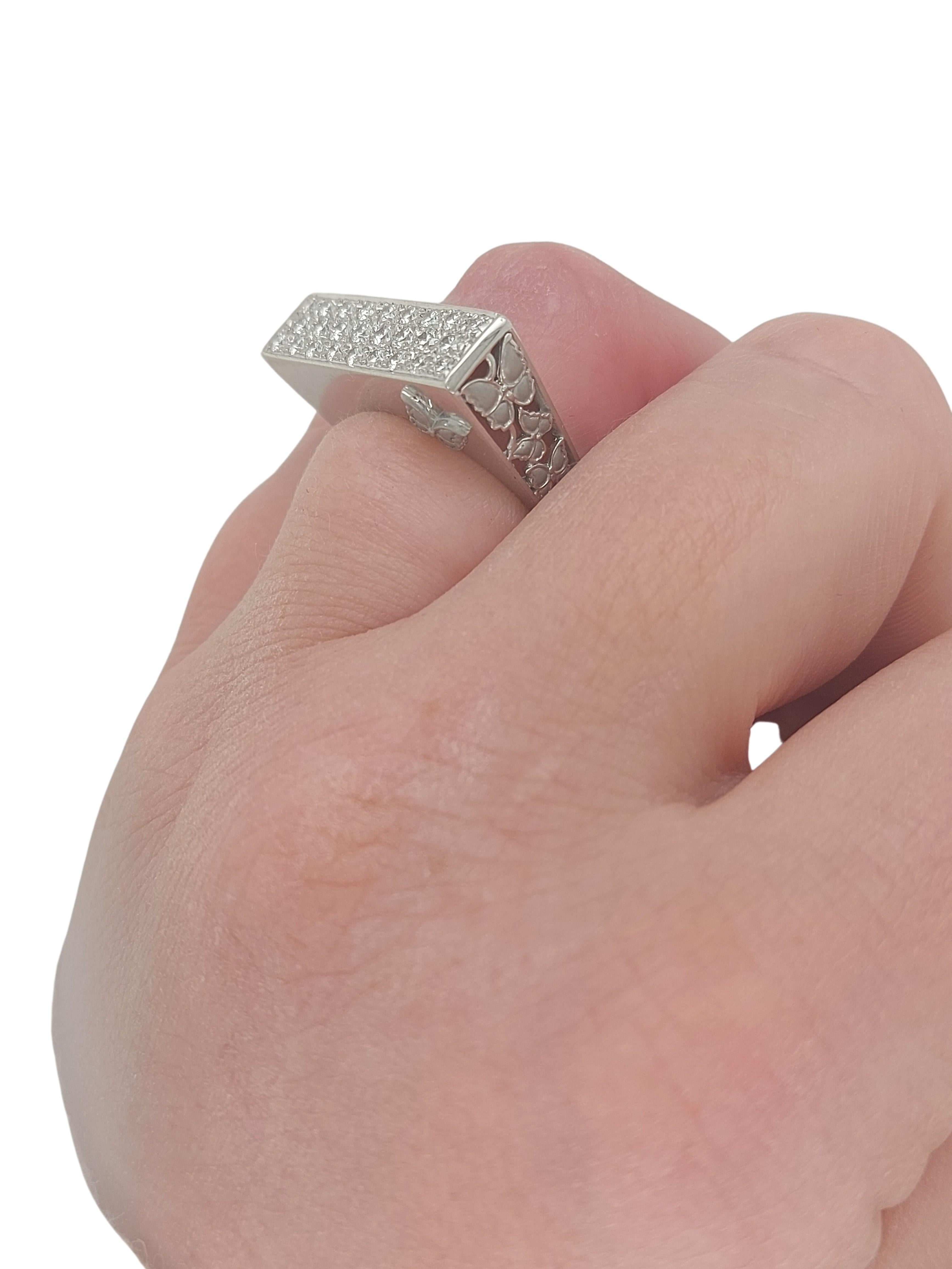 18kt White Gold Carrera Y Carrera Ring with Diamonds and Butterflies Engraved 4
