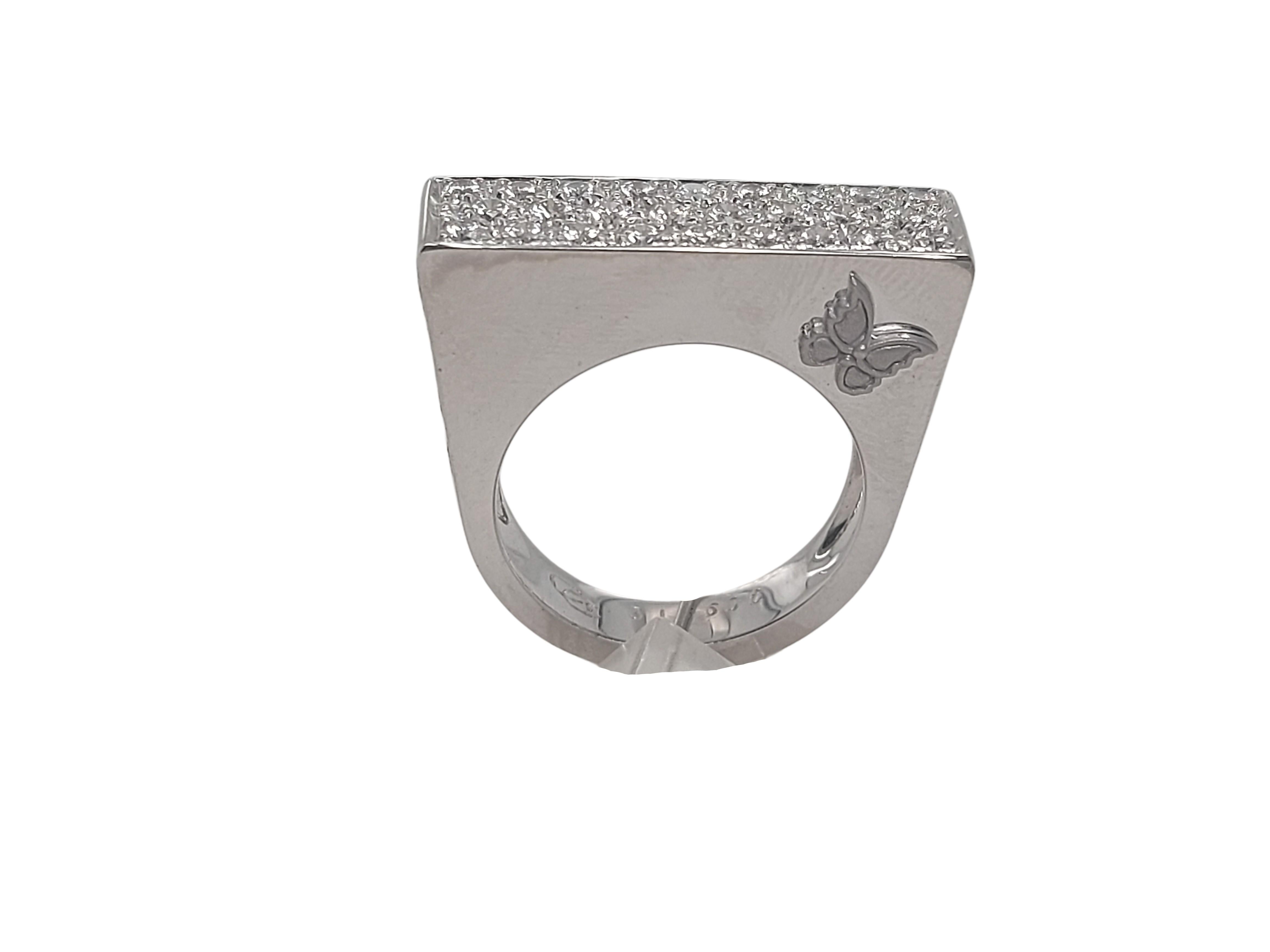 Artisan 18kt White Gold Carrera Y Carrera Ring with Diamonds and Butterflies Engraved For Sale