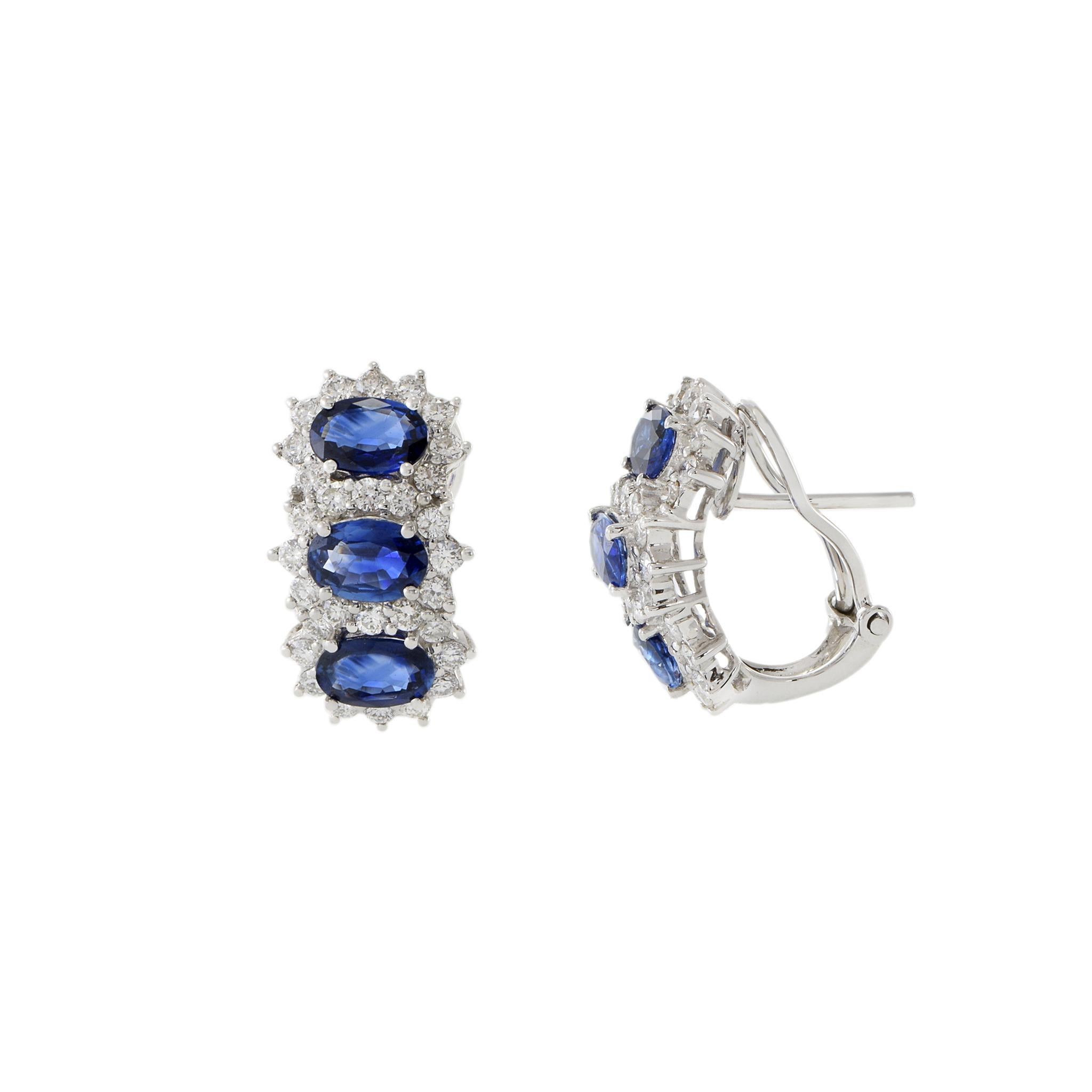 da uomo o donna Orecchini Huggie con zaffiro blu di Ceylon e diamanti in oro bianco 18KT in vendita