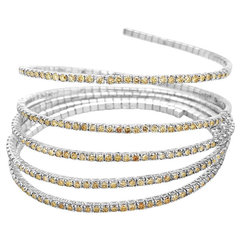 18Kt White Gold Champagne Diamonds Wrap Around Bangle Bracelet en vente
