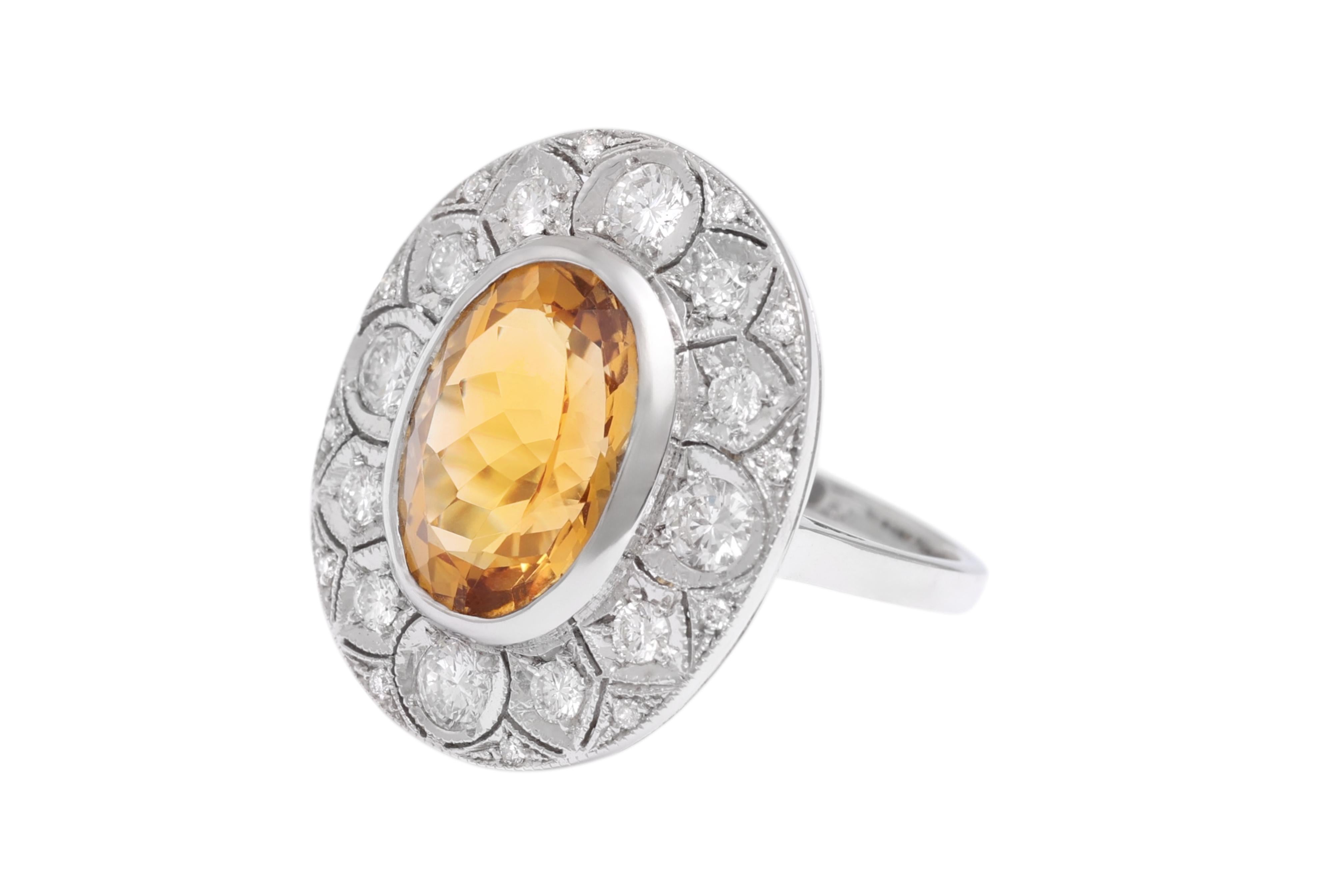 Art déco Bague cocktail en or blanc 18 carats, citrine et diamants en vente