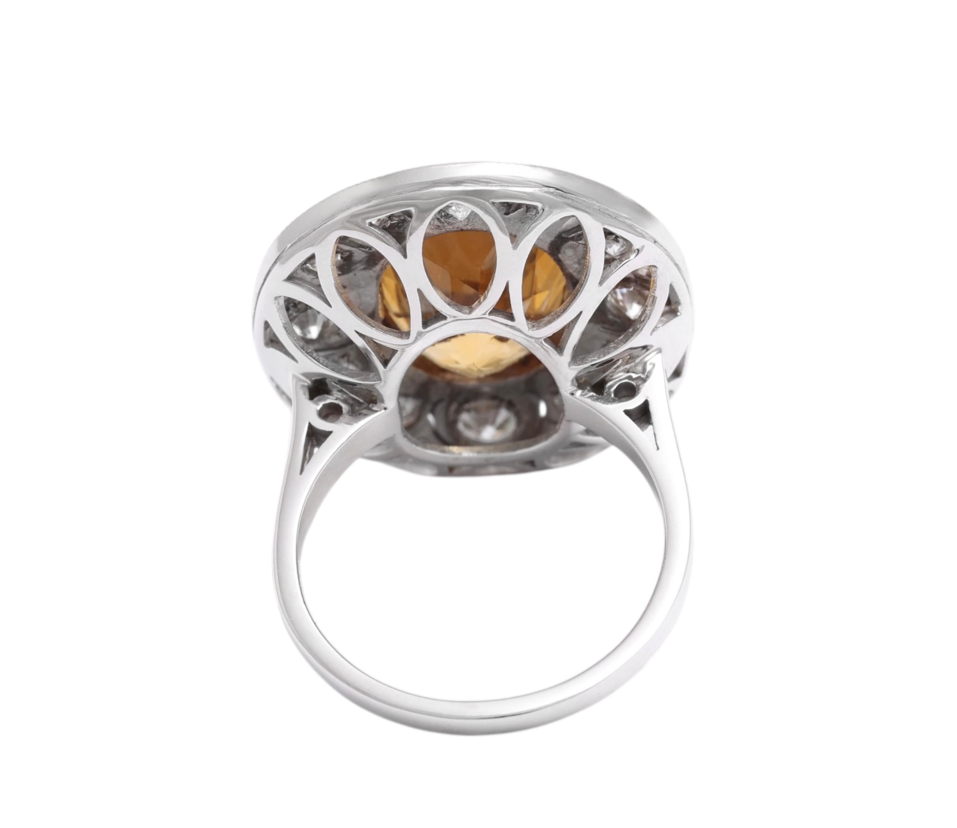 Bague cocktail en or blanc 18 carats, citrine et diamants Excellent état - En vente à Antwerp, BE