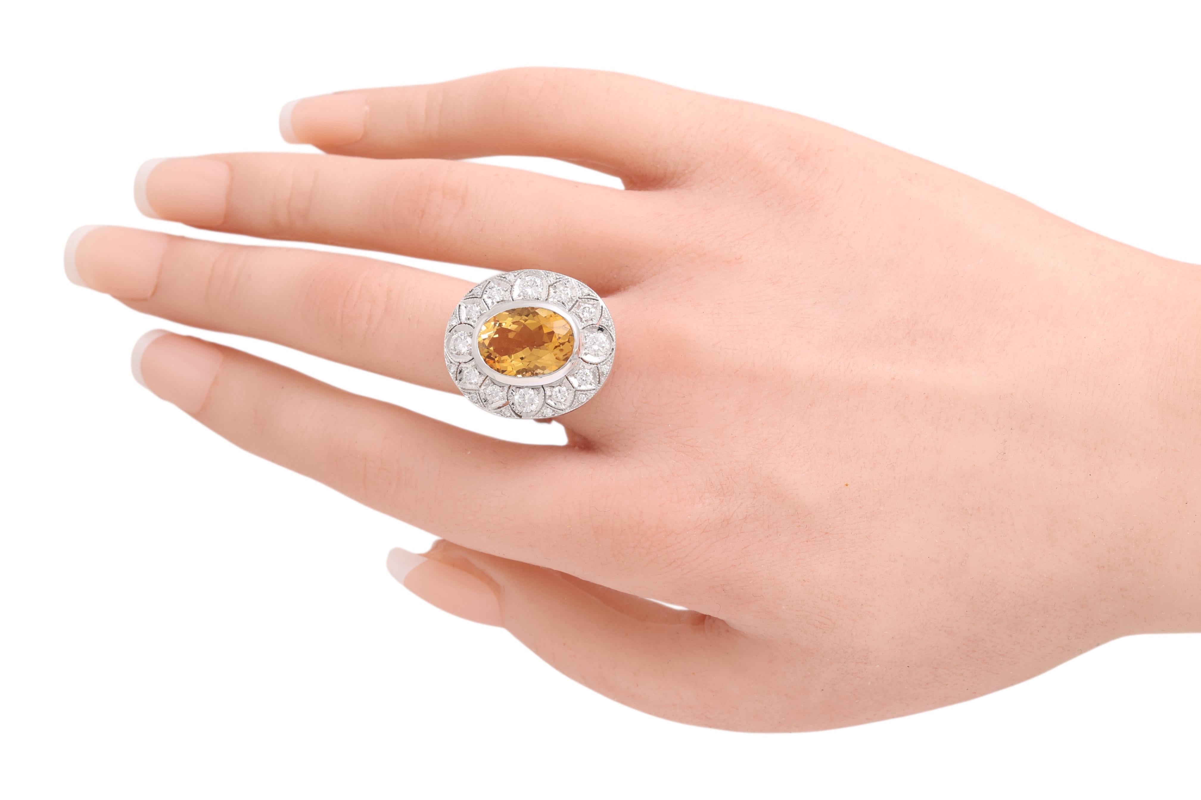 Bague cocktail en or blanc 18 carats, citrine et diamants en vente 1