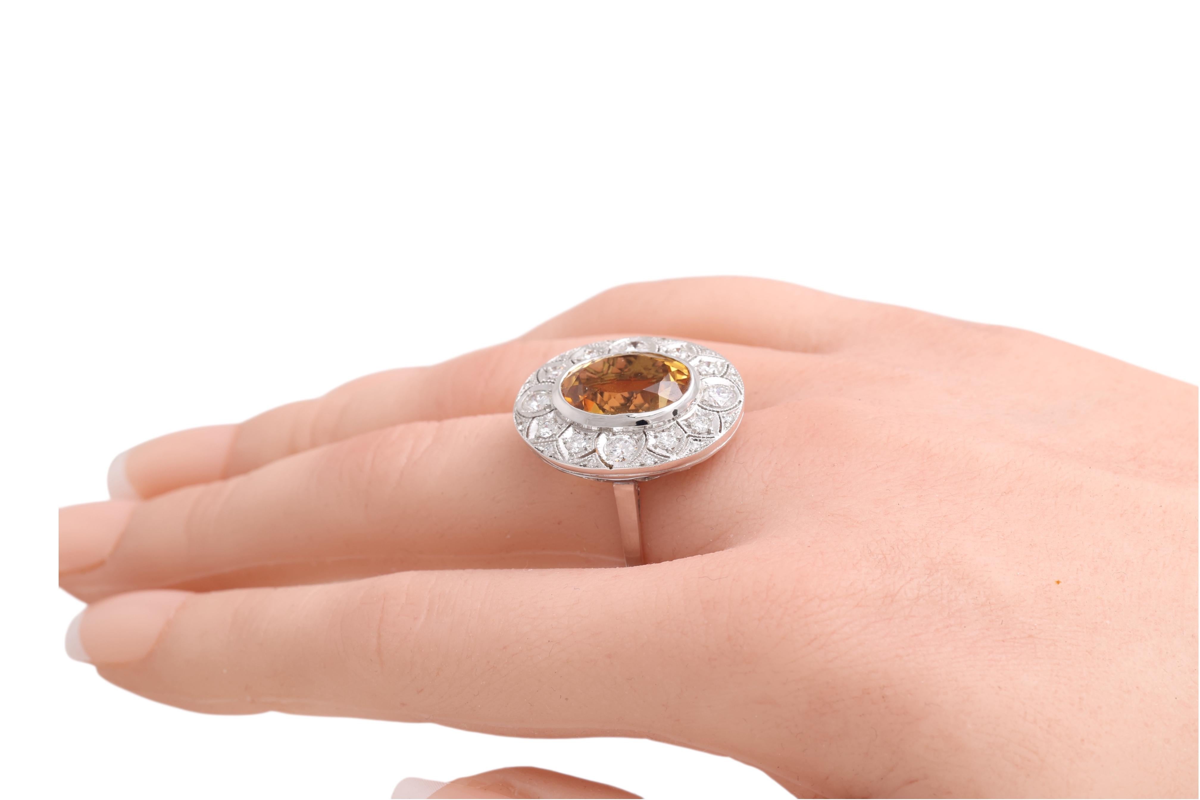Bague cocktail en or blanc 18 carats, citrine et diamants en vente 2