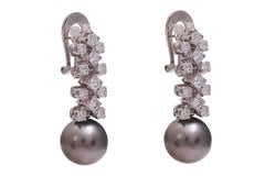 18 Karat Weißgold Clip-On-Ohrringe mit 2,32 Karat. Diamanten und Tahiti-Perlen