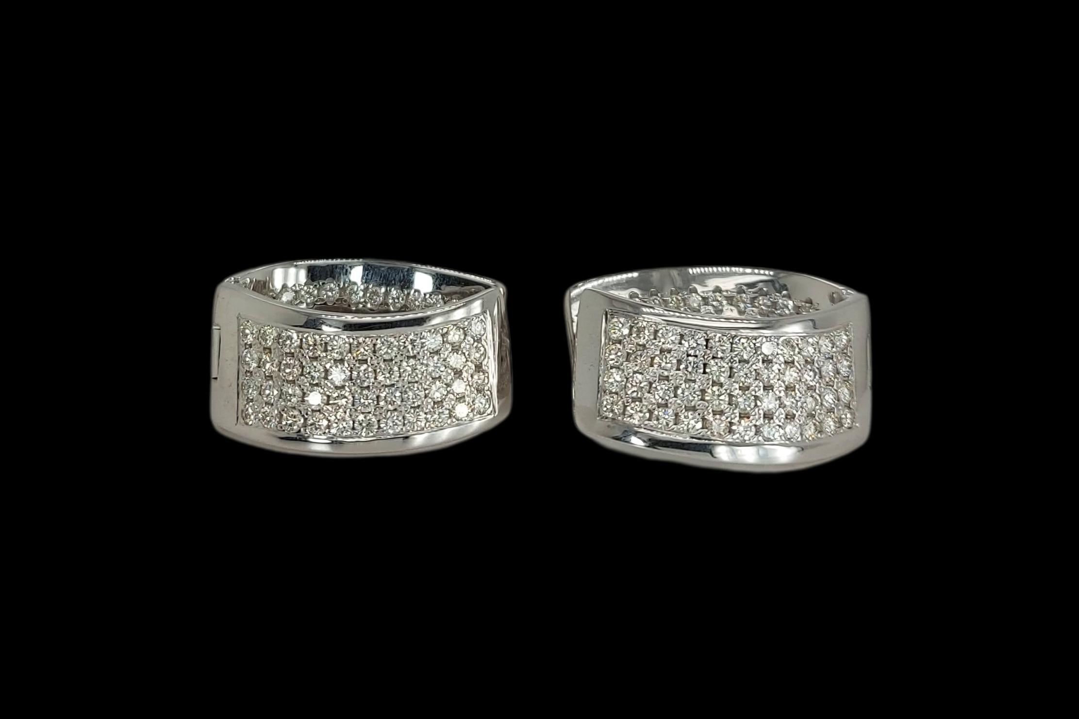 18kt White Gold Clip, on Earrings with 3.30 Ct Diamonds For Sale 2