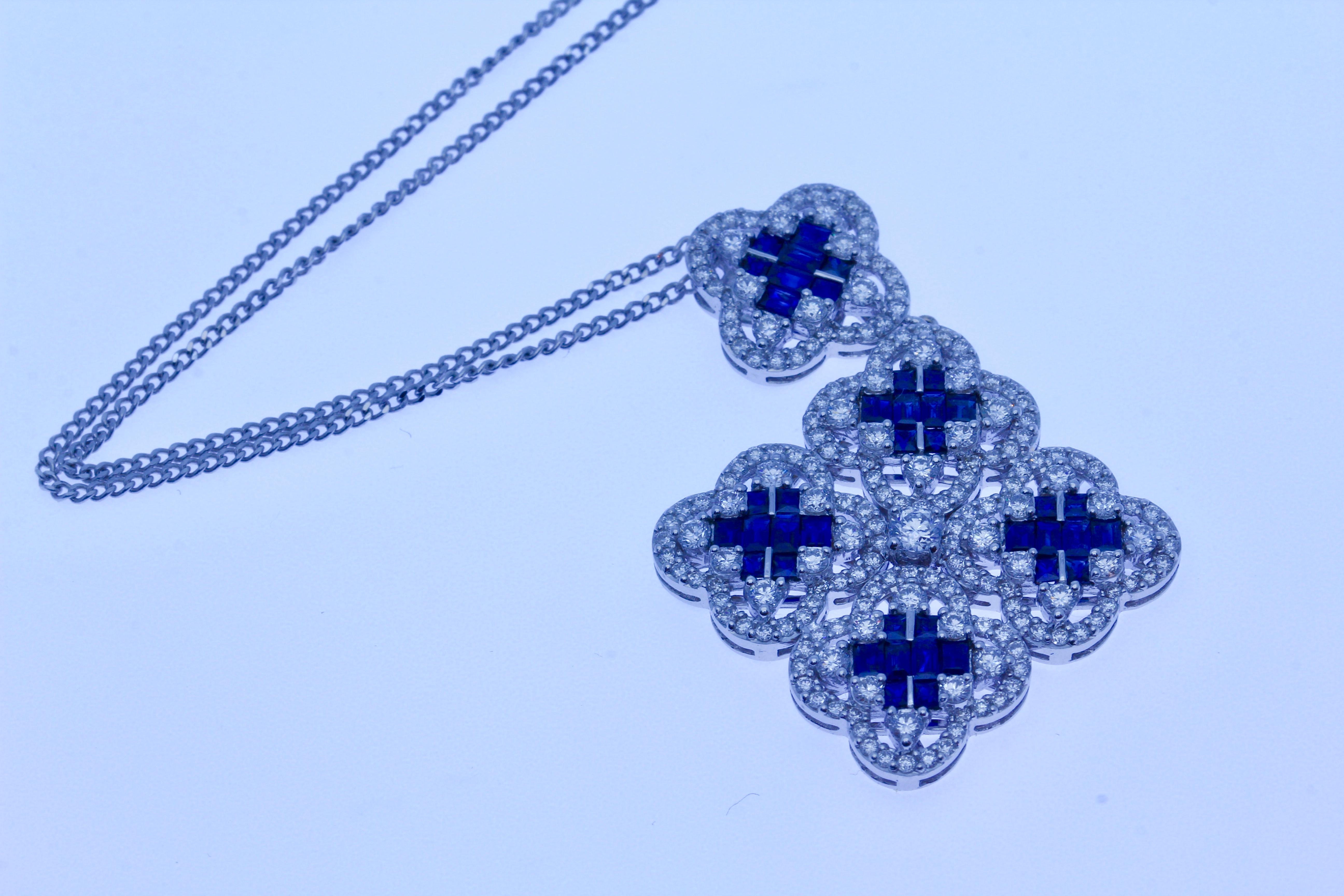 Contemporary 18Kt White Gold Clover Necklace Pendant Blue Sapphire Gemstones & White Diamond 