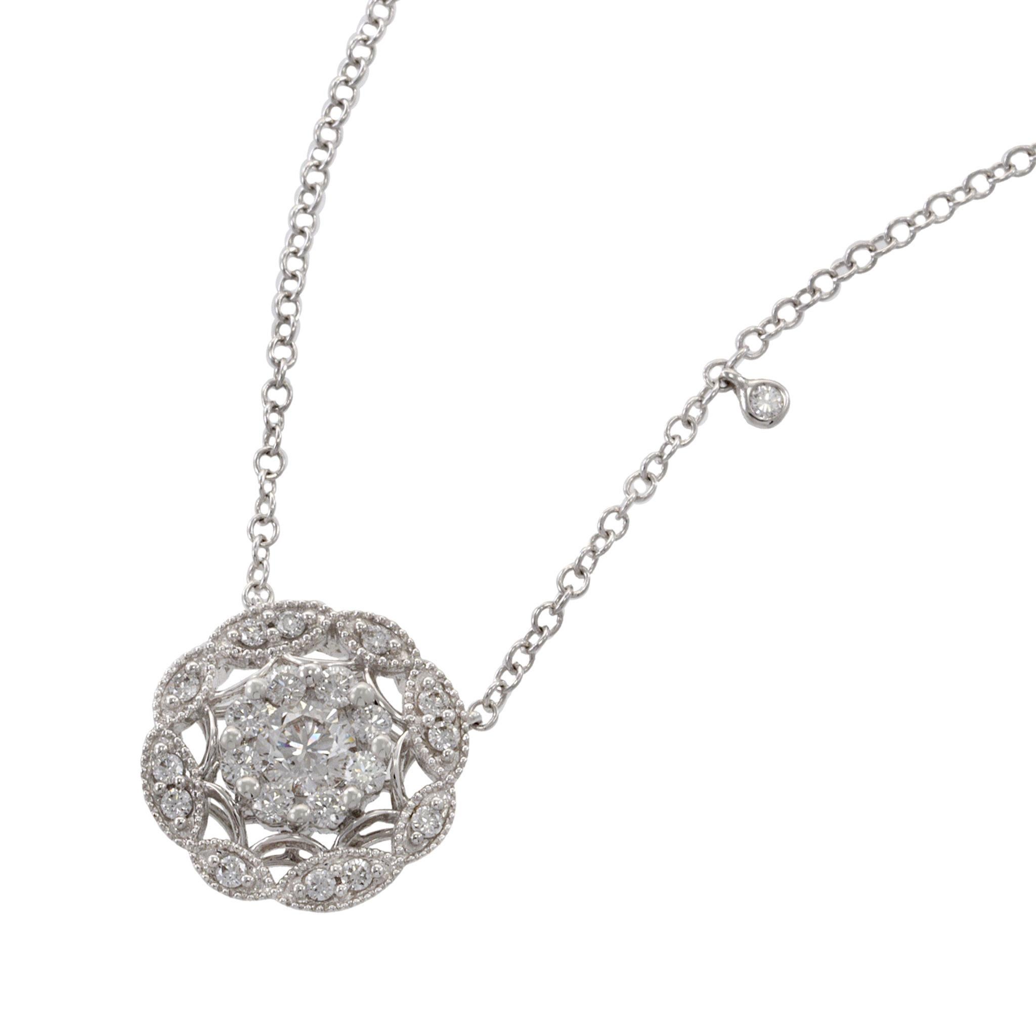 Collana a grappolo di diamanti in oro bianco 18KT In condizioni Nuovo in vendita a New York, NY