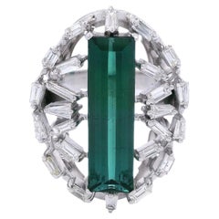 18kt white Gold Cocktail Ring with Green Tourmaline & Diamonds