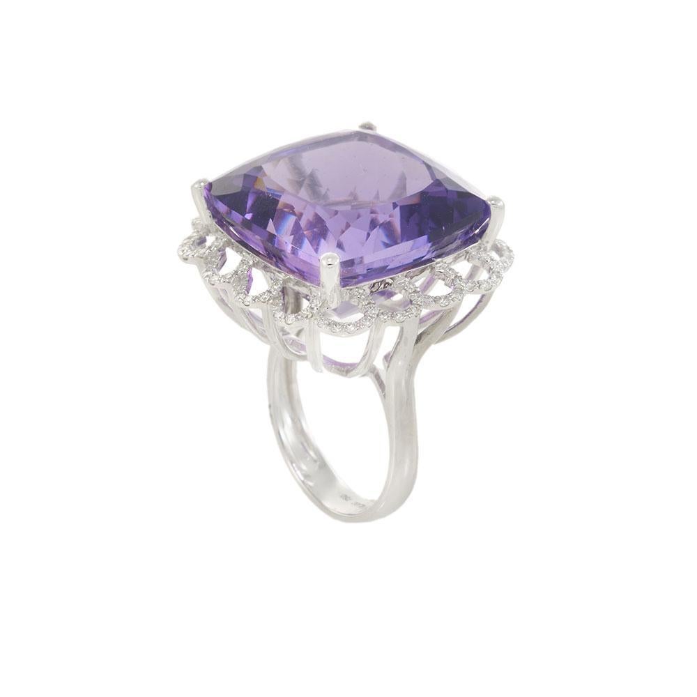 Bague en or blanc 18KT, améthyste taille coussin et diamant Neuf - En vente à New York, NY