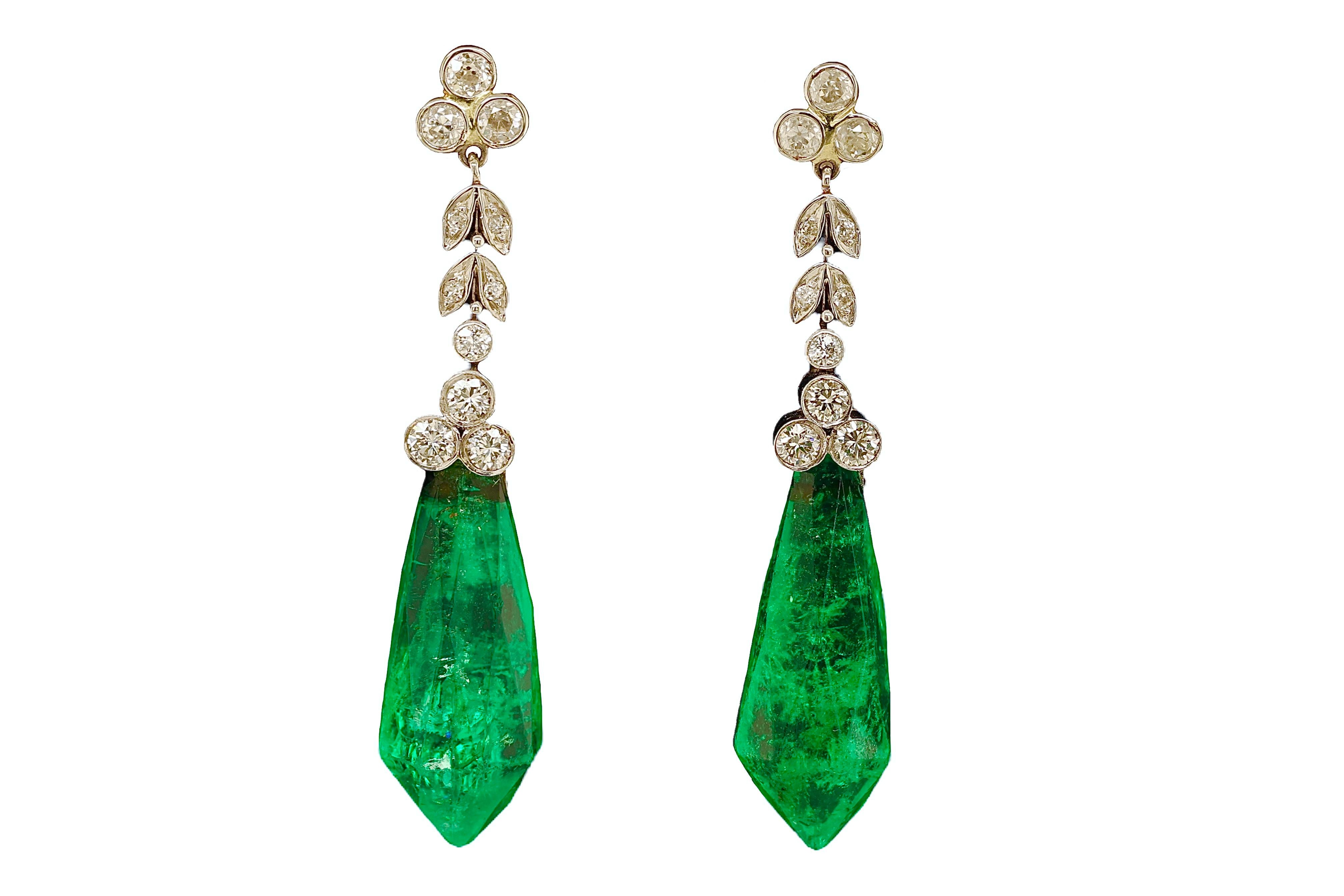 Brilliant Cut 18kt White Gold Dangling Earrings with 32ct Emeralds and 1.46ct Diamonds, Estate For Sale