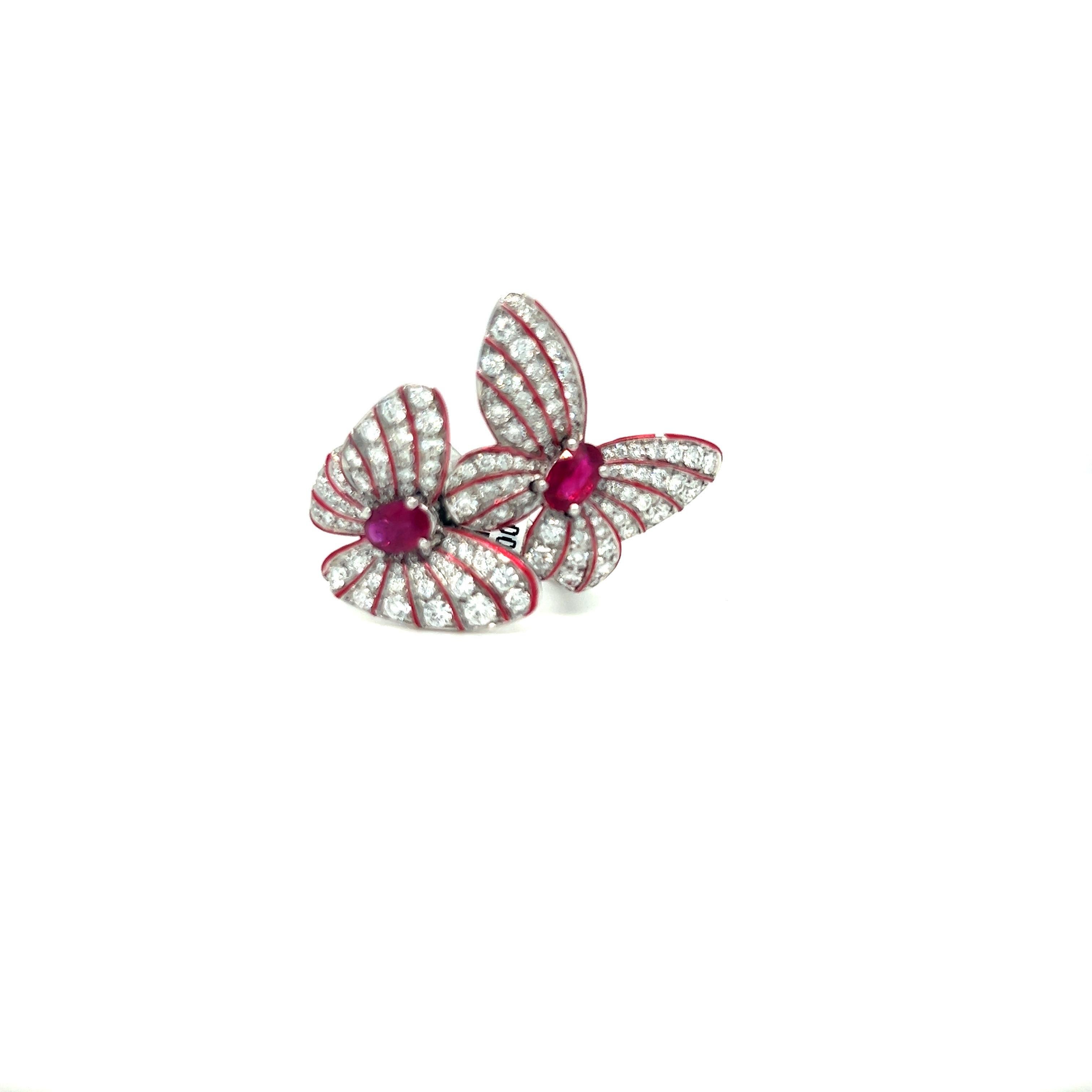 Taille ovale Bague papillon en or blanc 18KT diamant 1.70Ct rubis 0.95Ct en vente