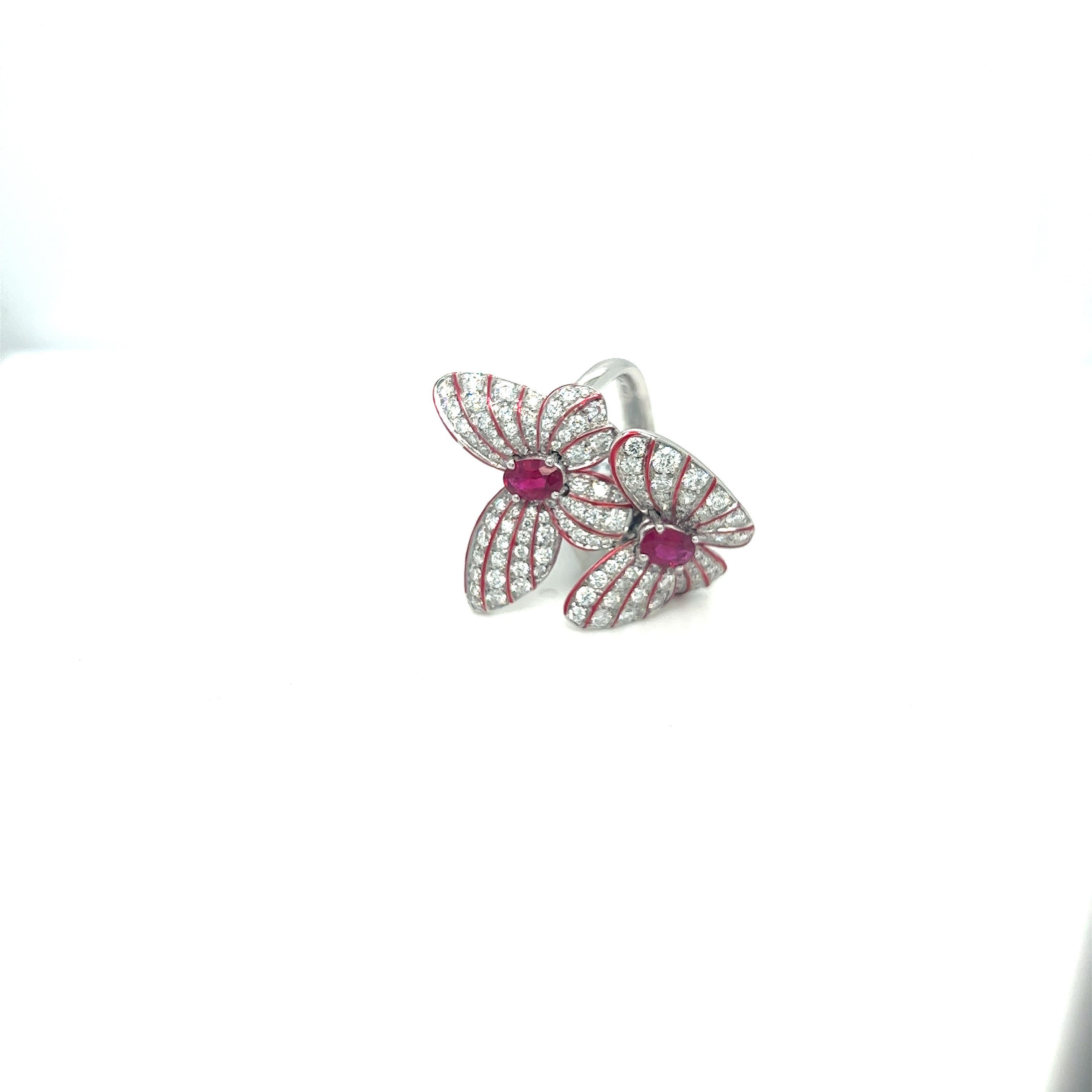18 Karat White Gold Diamond 1.70 Carat Ruby 0.95 Carat Twin Butterfly Ring In New Condition For Sale In New York, NY