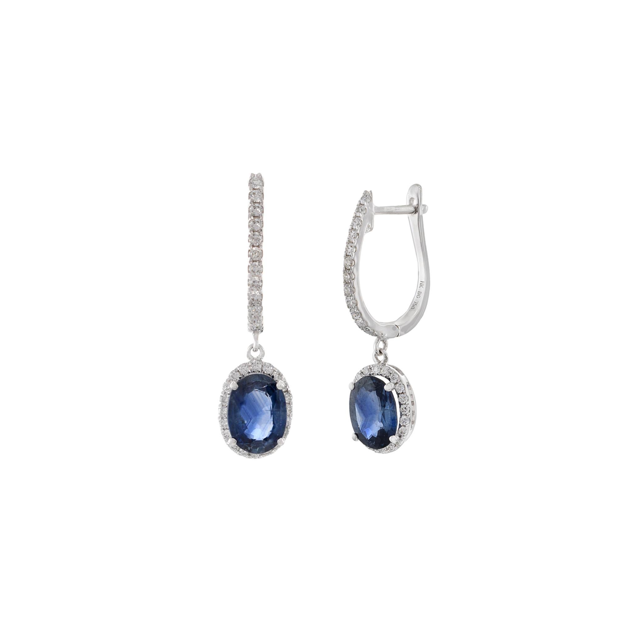 Orecchini a goccia in oro bianco 18KT con diamanti e zaffiri blu in vendita 1