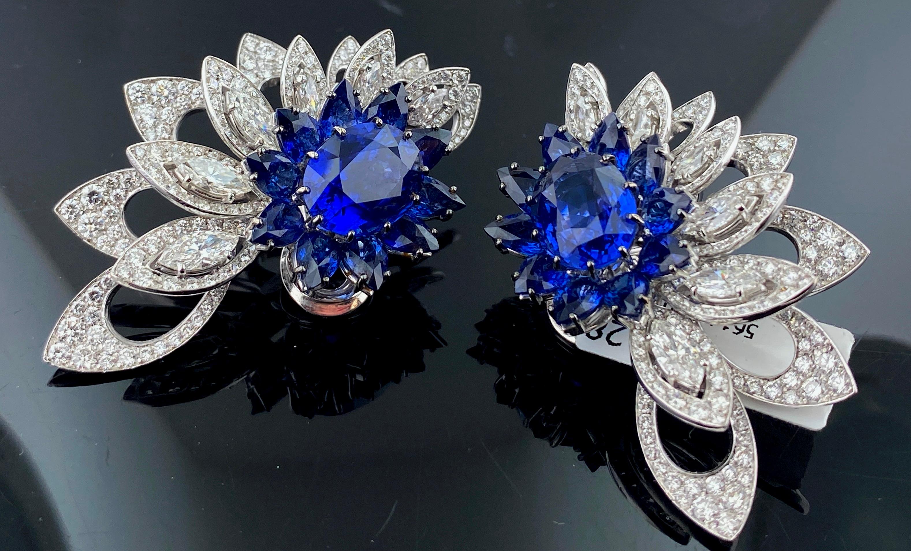 18 Karat White Gold Diamond and Blue Sapphire Earrings In Excellent Condition For Sale In Palm Desert, CA