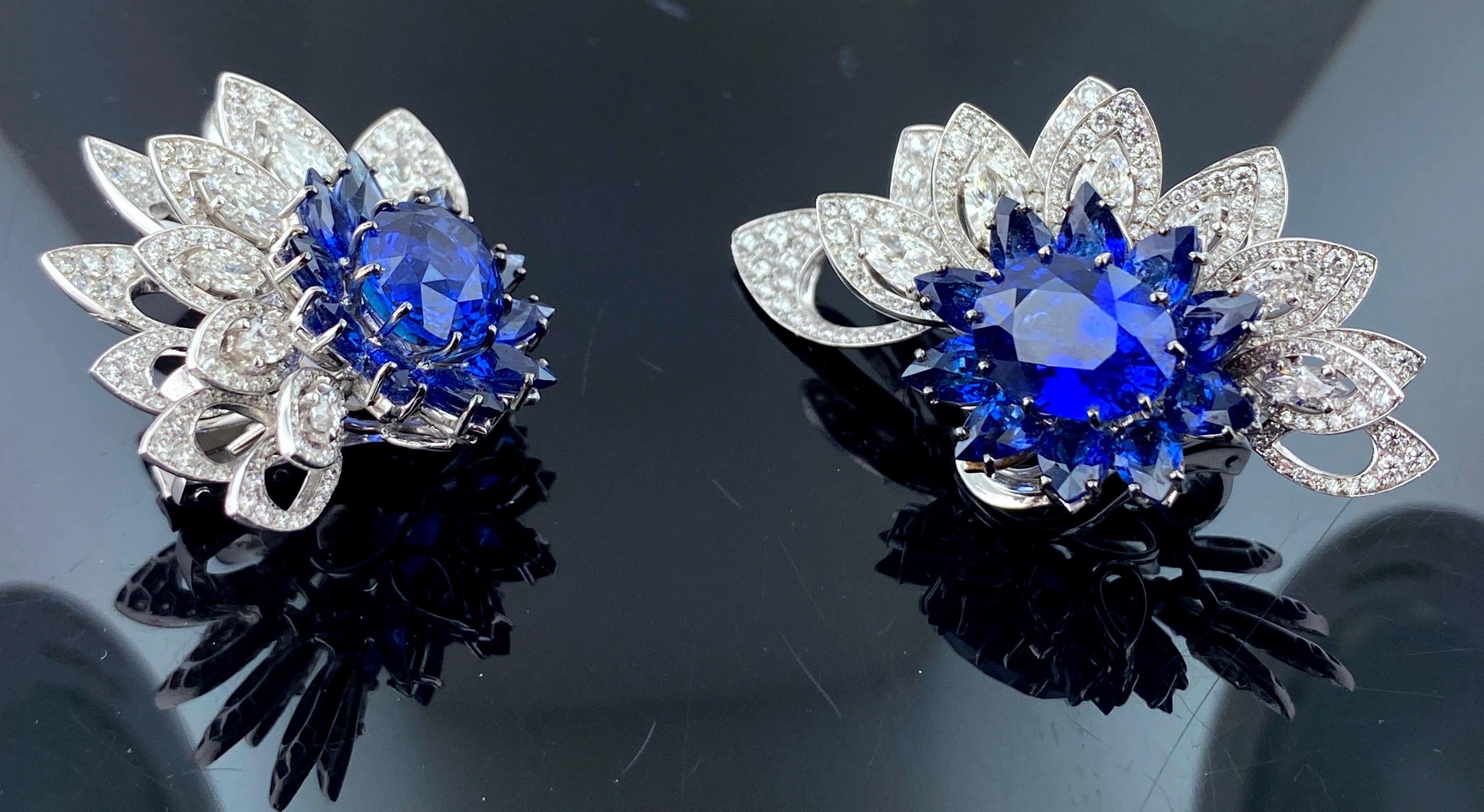Ohrringe aus 18 Karat Weißgold mit Diamanten und blauen Saphiren für Damen oder Herren im Angebot