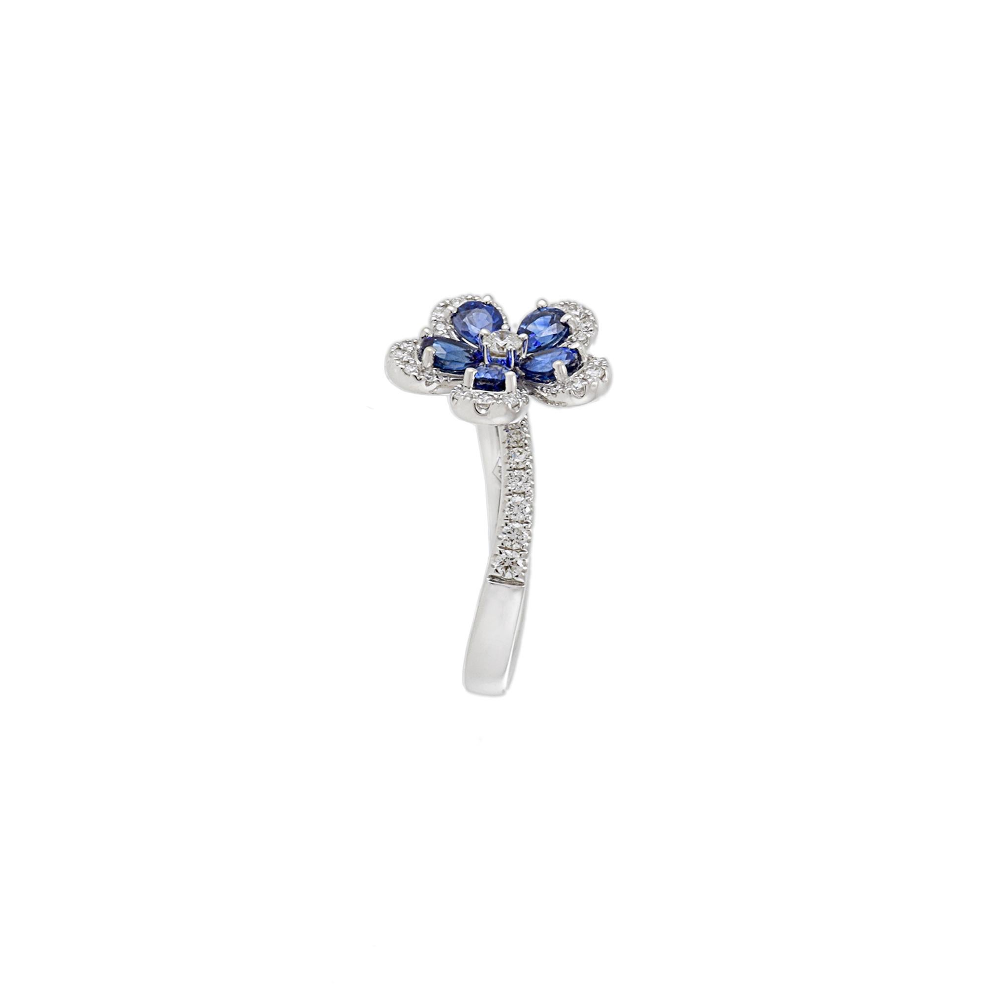18KT White Gold Diamond And Sapphire Flower Ring For Sale 1