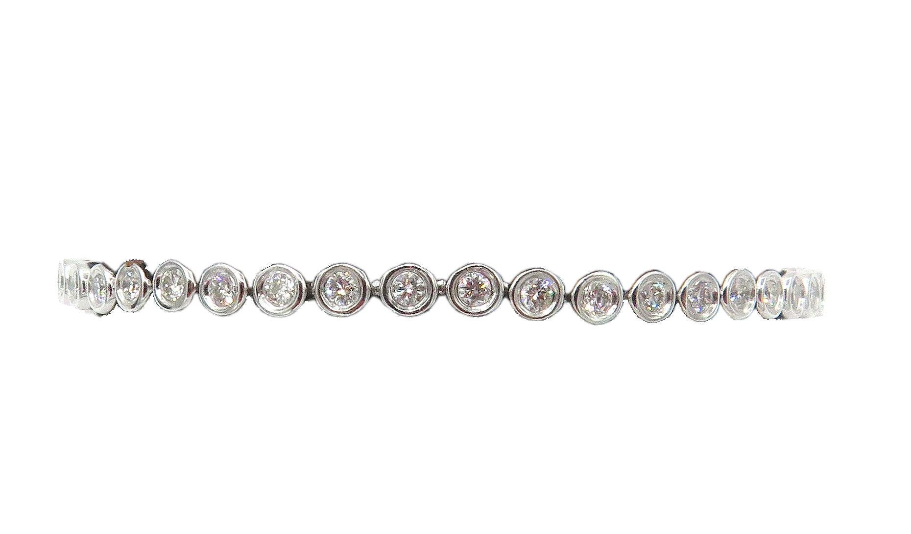 Taille baguette Bracelet tennis en or blanc 18 carats avec diamants et turquoise œil maléfique baguette en vente
