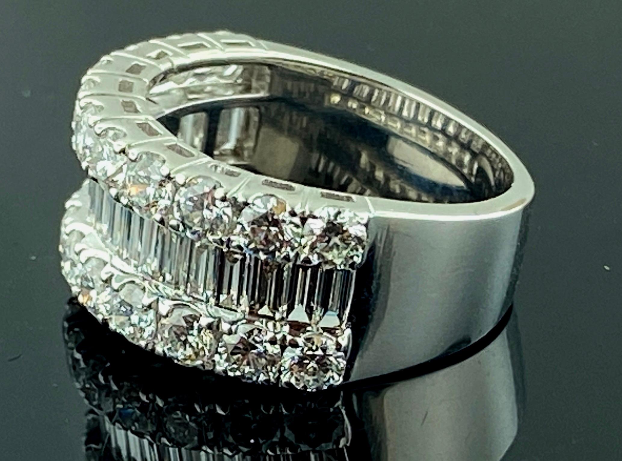 Round Cut 18KT White Gold Diamond Band For Sale