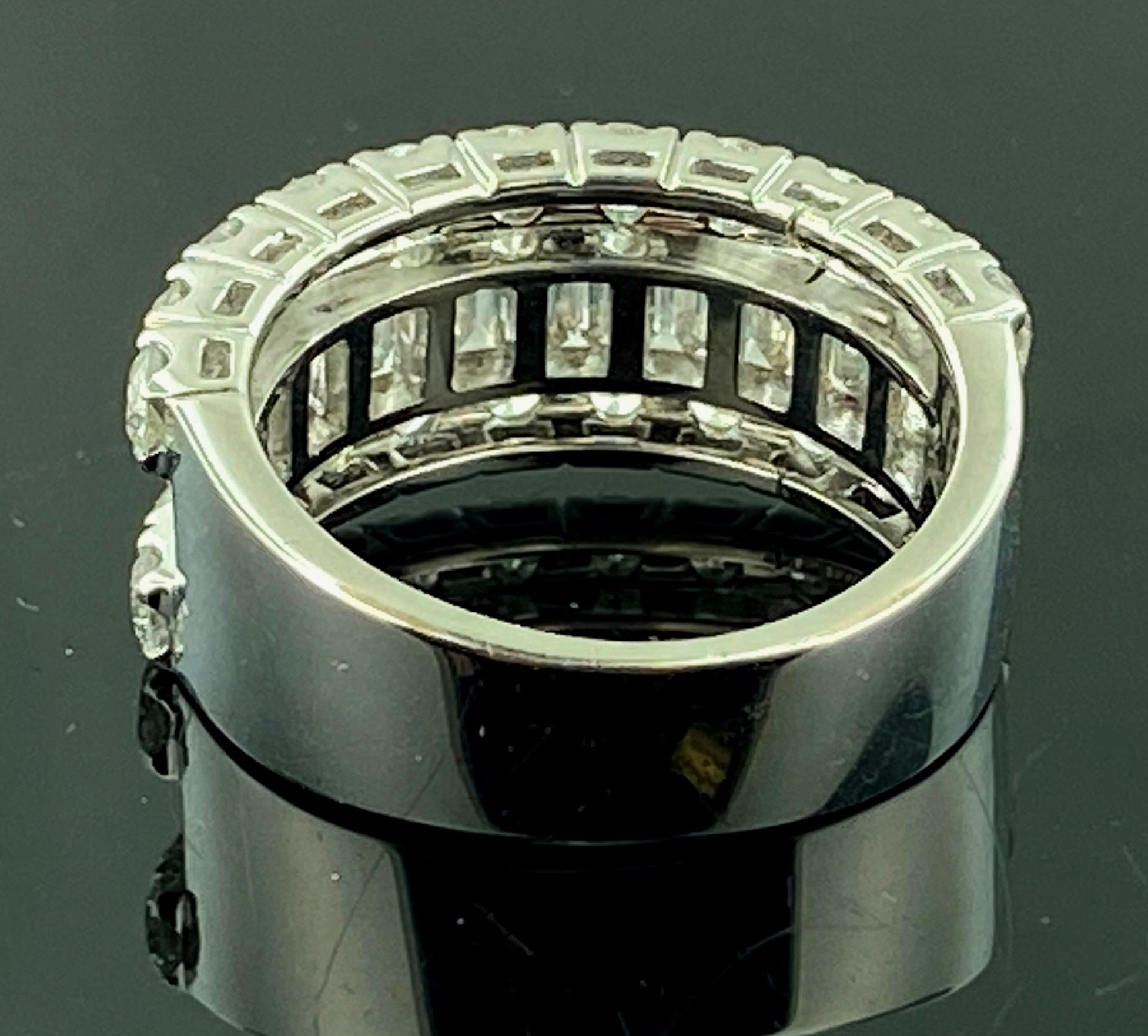 18KT White Gold Diamond Band In Excellent Condition For Sale In Palm Desert, CA