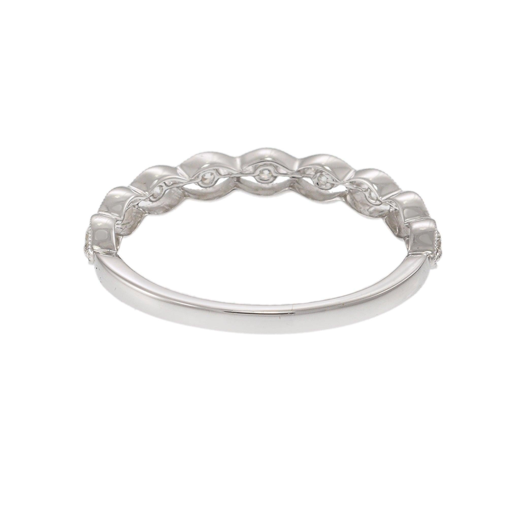Fascia con diamanti in oro bianco 18KT con dettagli in filigrana In condizioni Nuovo in vendita a New York, NY