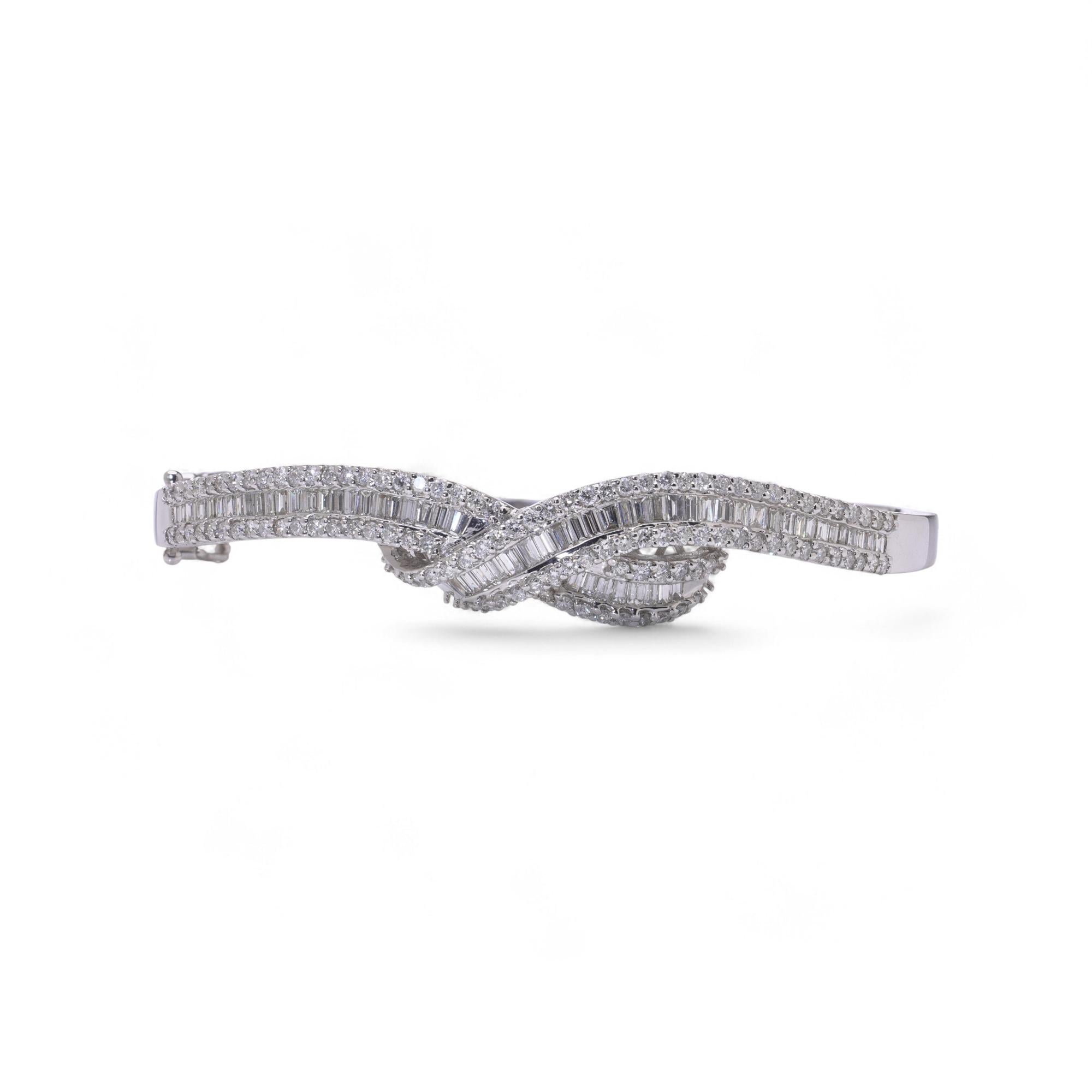 Bracelet en or blanc 18kt diamant, 2.70 carats Pour femmes en vente