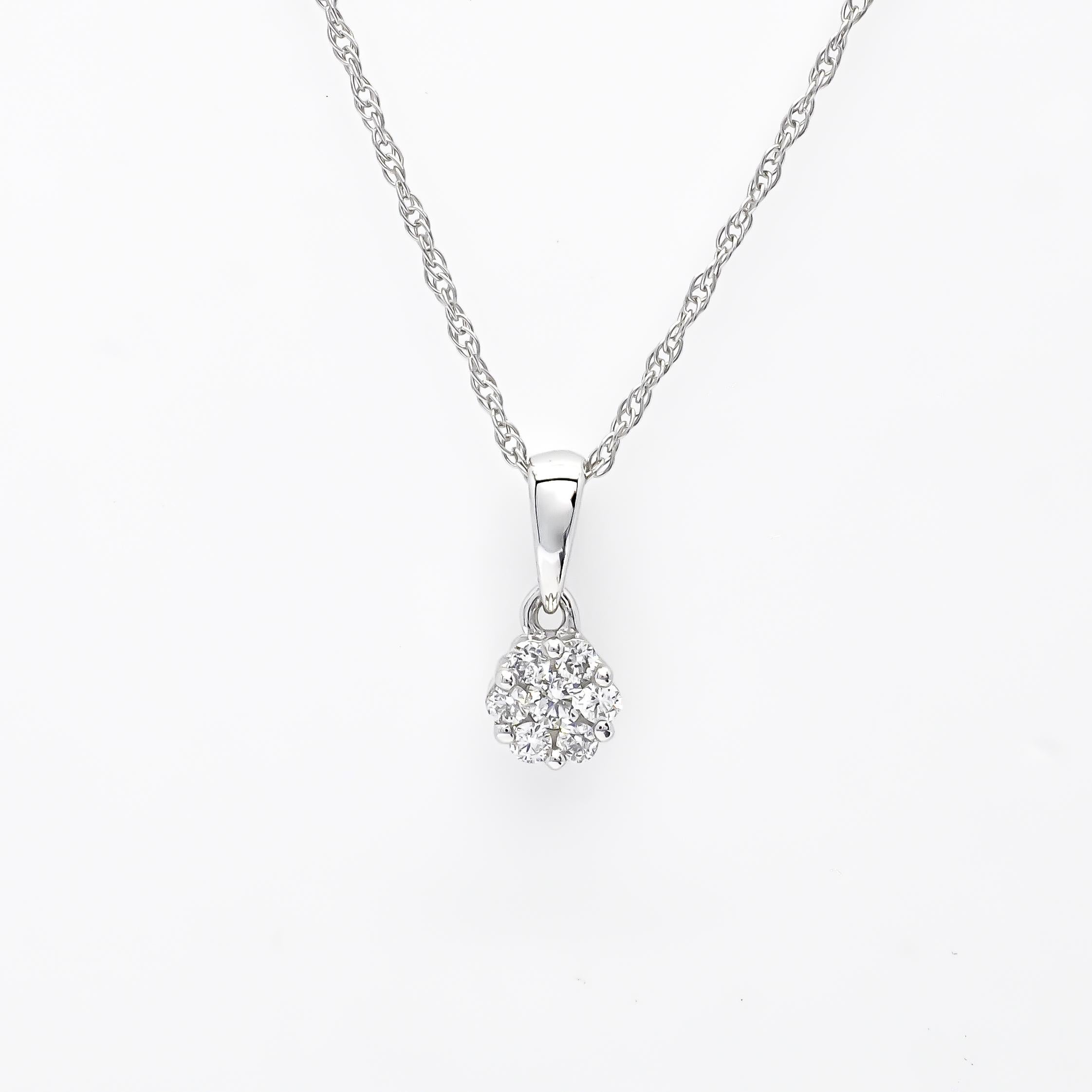 Natural Diamond Set 0.64 total carat 18 Karat White Gold Diamond Jewelry Set For Sale 3