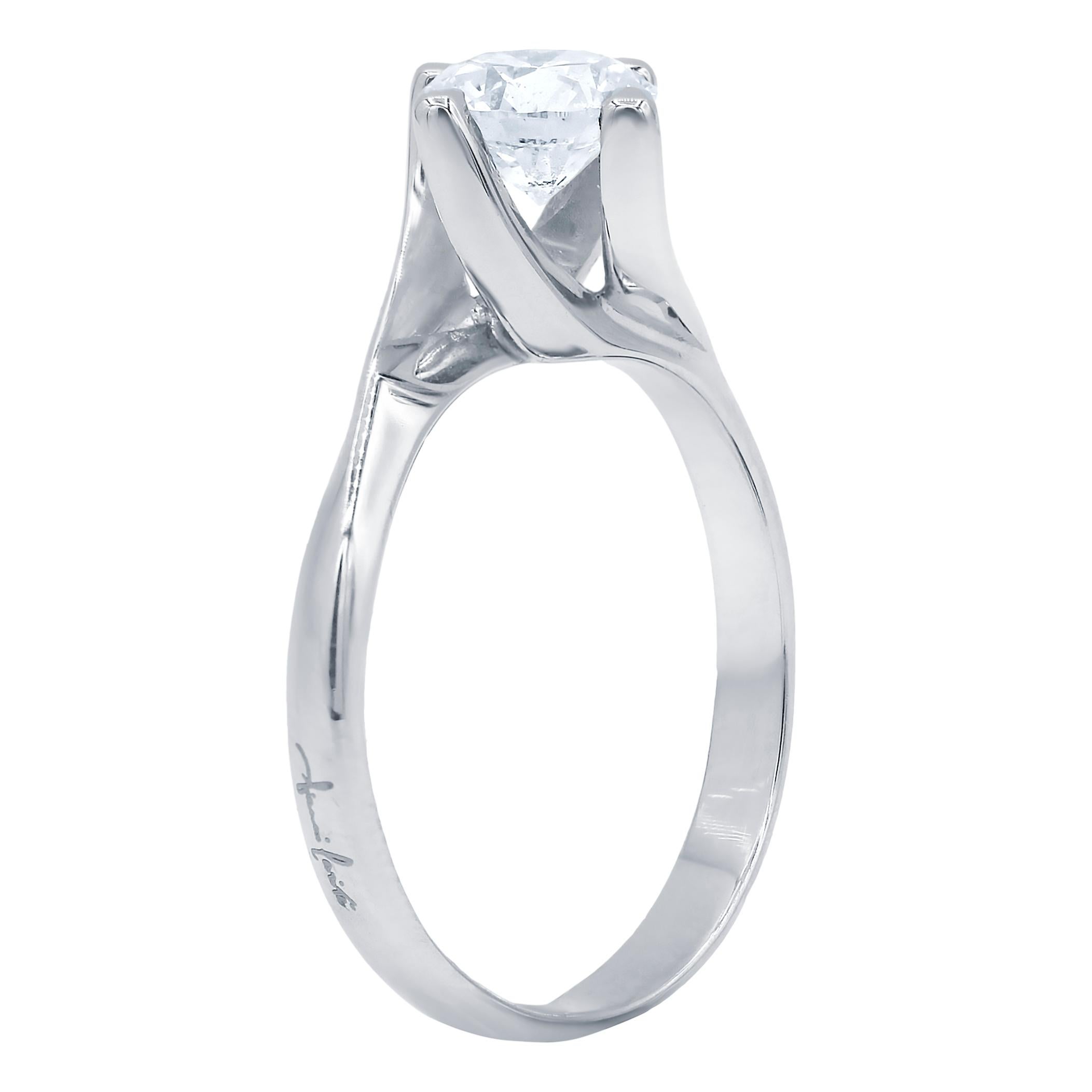 Round Cut 18kt White Gold Diamond Engagement Ring with 1.01ct Round Diamond For Sale