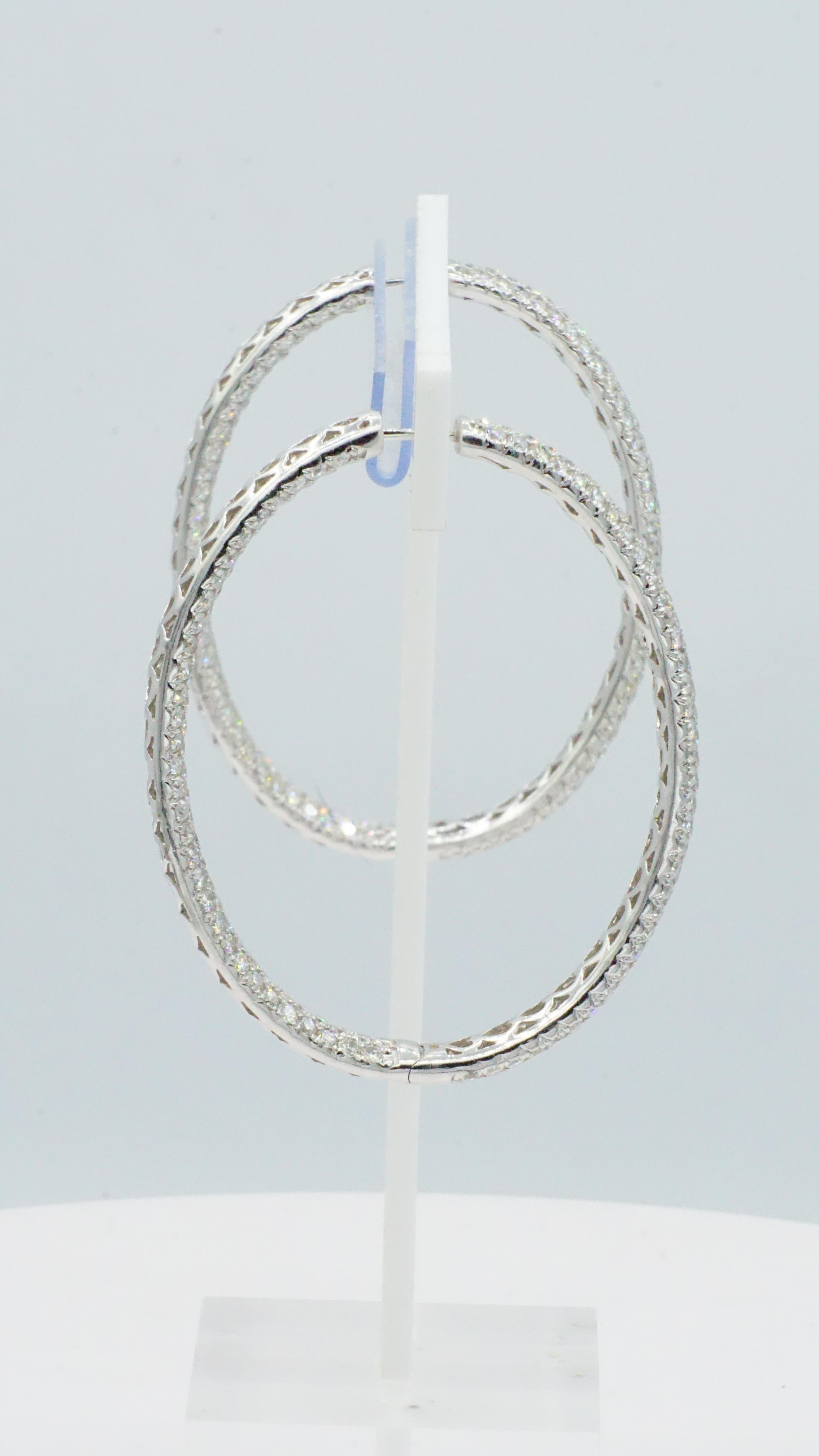 18kt White Gold Pave Diamond Hoop Earrings, Hinged Oval, 10.80cttw., Like-New In Excellent Condition In Rancho Santa Fe, CA