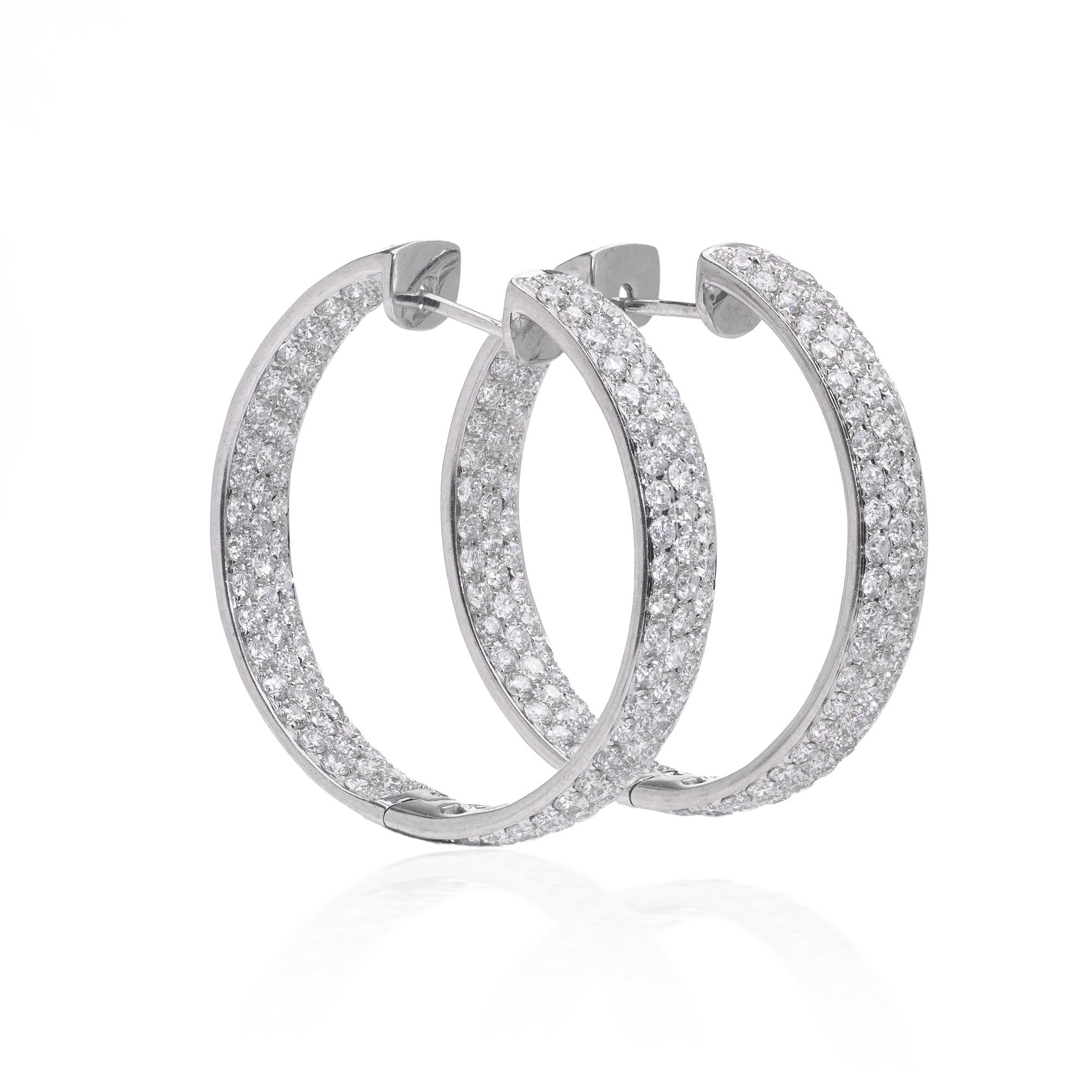 Donna Orecchini a cerchio con diamanti in oro bianco 18 carati in vendita