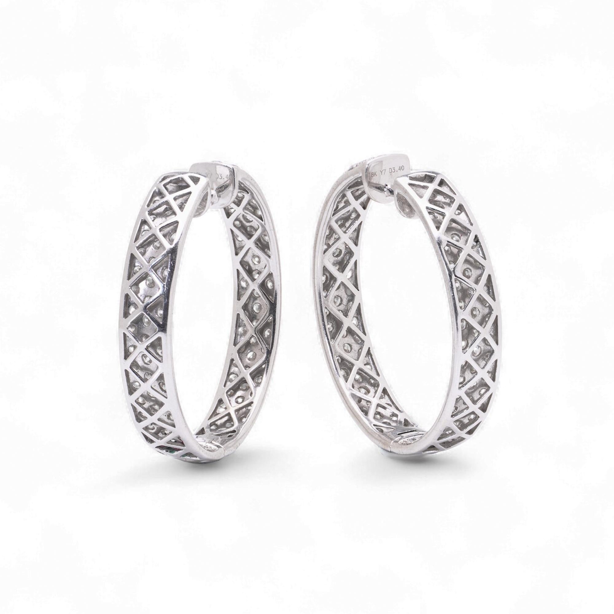 Orecchini a cerchio con diamanti in oro bianco 18kt, pavé incastonato, 6,8 carati totali In condizioni ottime in vendita a Braintree, GB