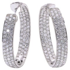 Orecchini a cerchio con diamanti in oro bianco 18kt, pavé incastonato, 6,8 carati totali