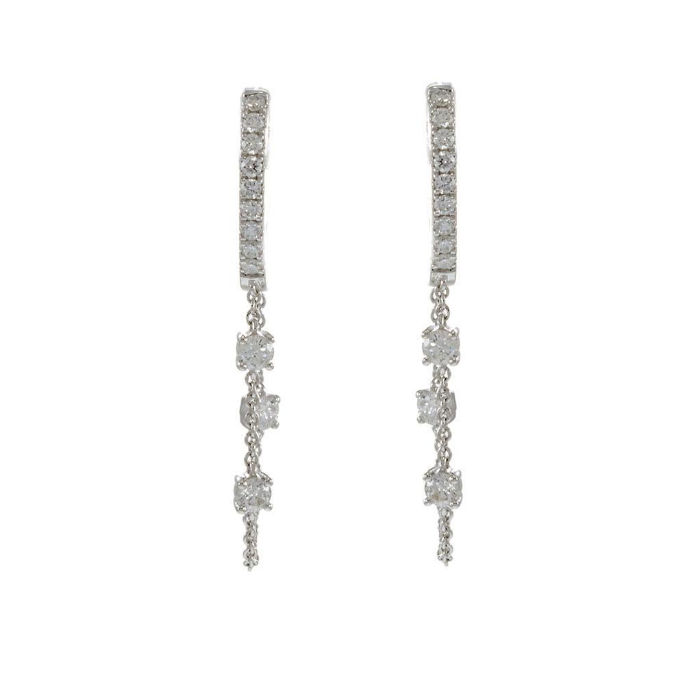 Taglio brillante Orecchini Huggie con diamanti in oro bianco 18KT con estensione a catena in vendita