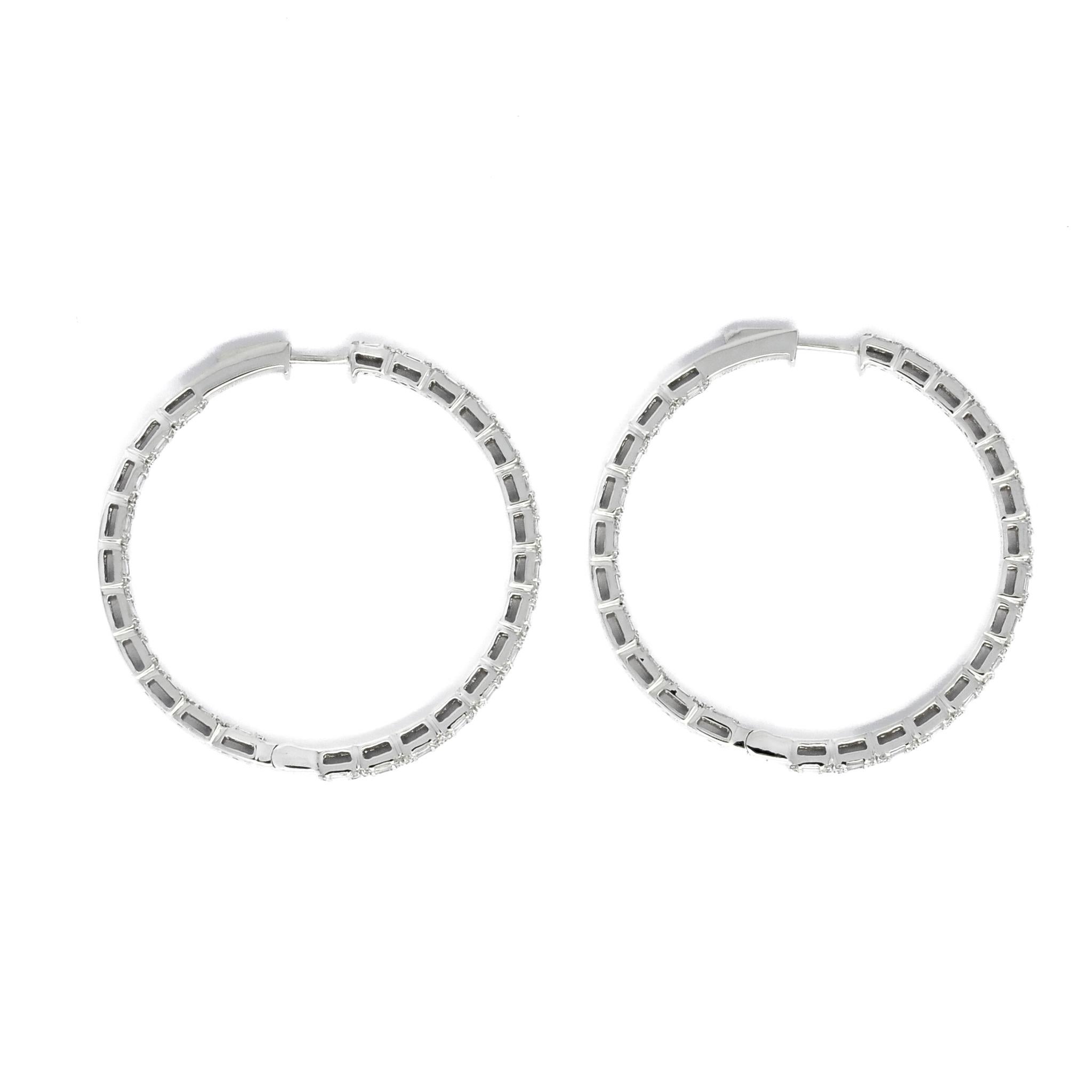  Natural Dimond 2.13 Carats 18KT White Gold 'in and Out' Hoop Earring E20248 In New Condition For Sale In Antwerpen, BE