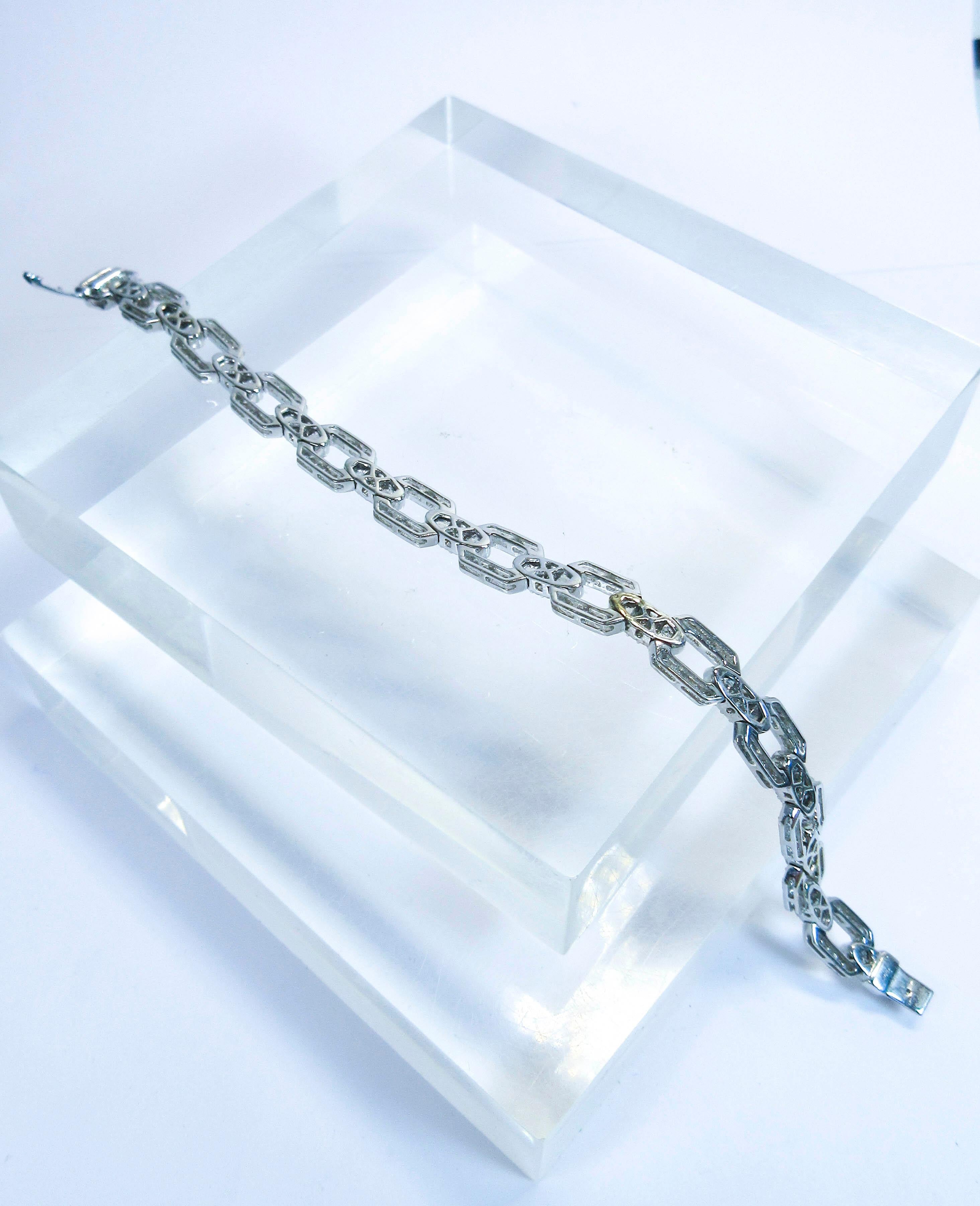 18 Karat White Gold Diamond Link Bracelet 5