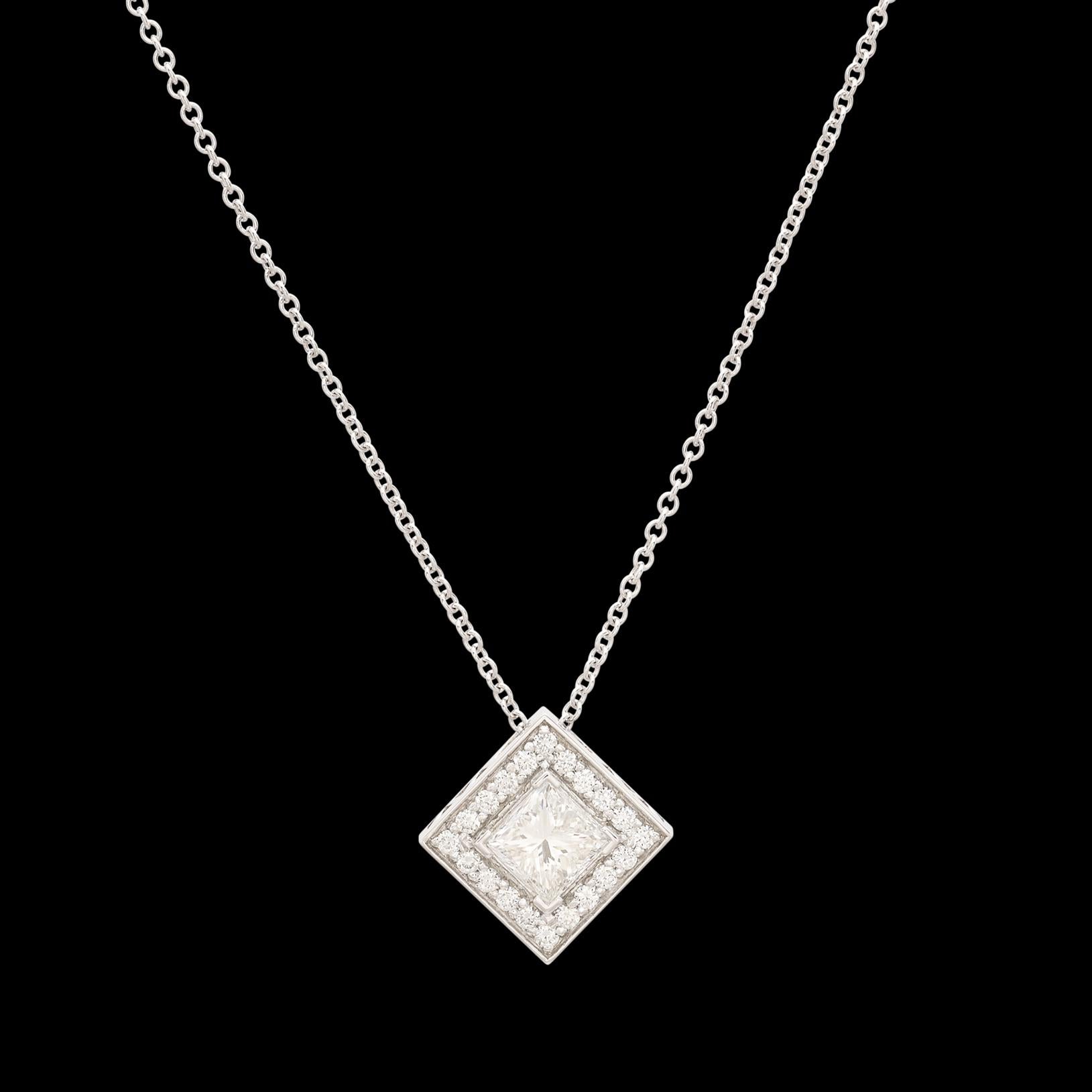 Women's 18kt White Gold Diamond Pendant Necklace For Sale