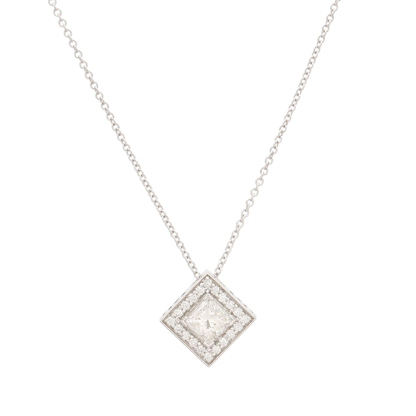 18kt White Gold Diamond Pendant Necklace For Sale 3