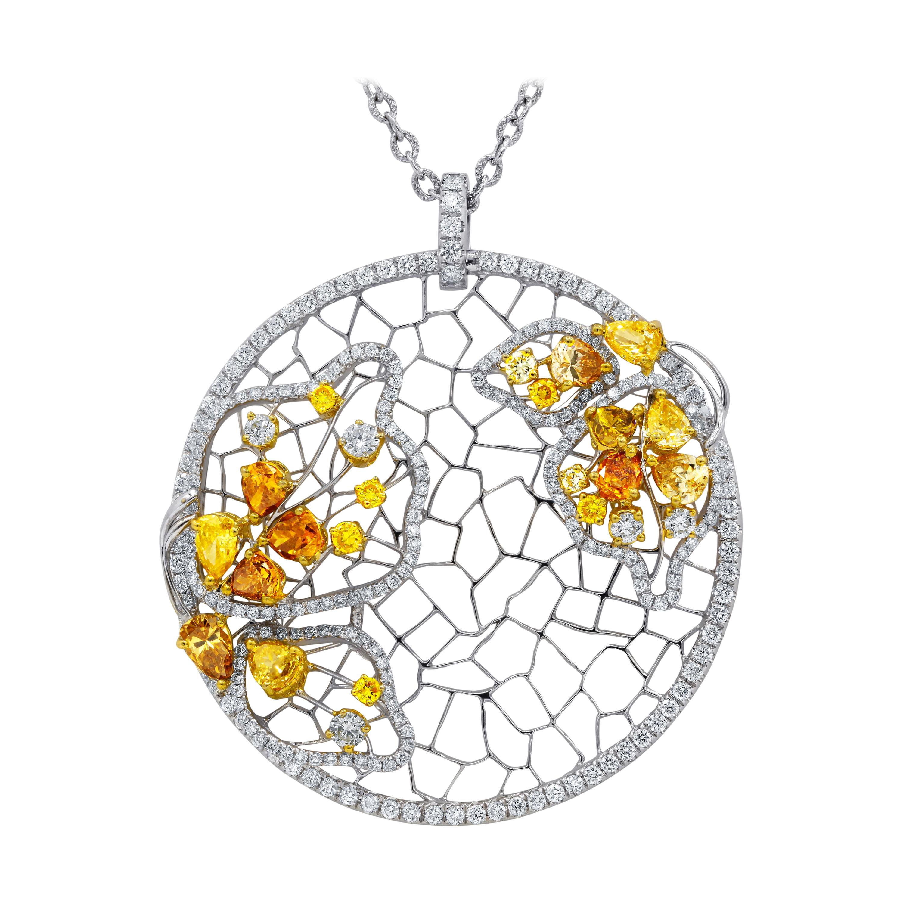 18kt White Gold Diamond Pendant Necklace with Fancy Yellow and White Diamond For Sale