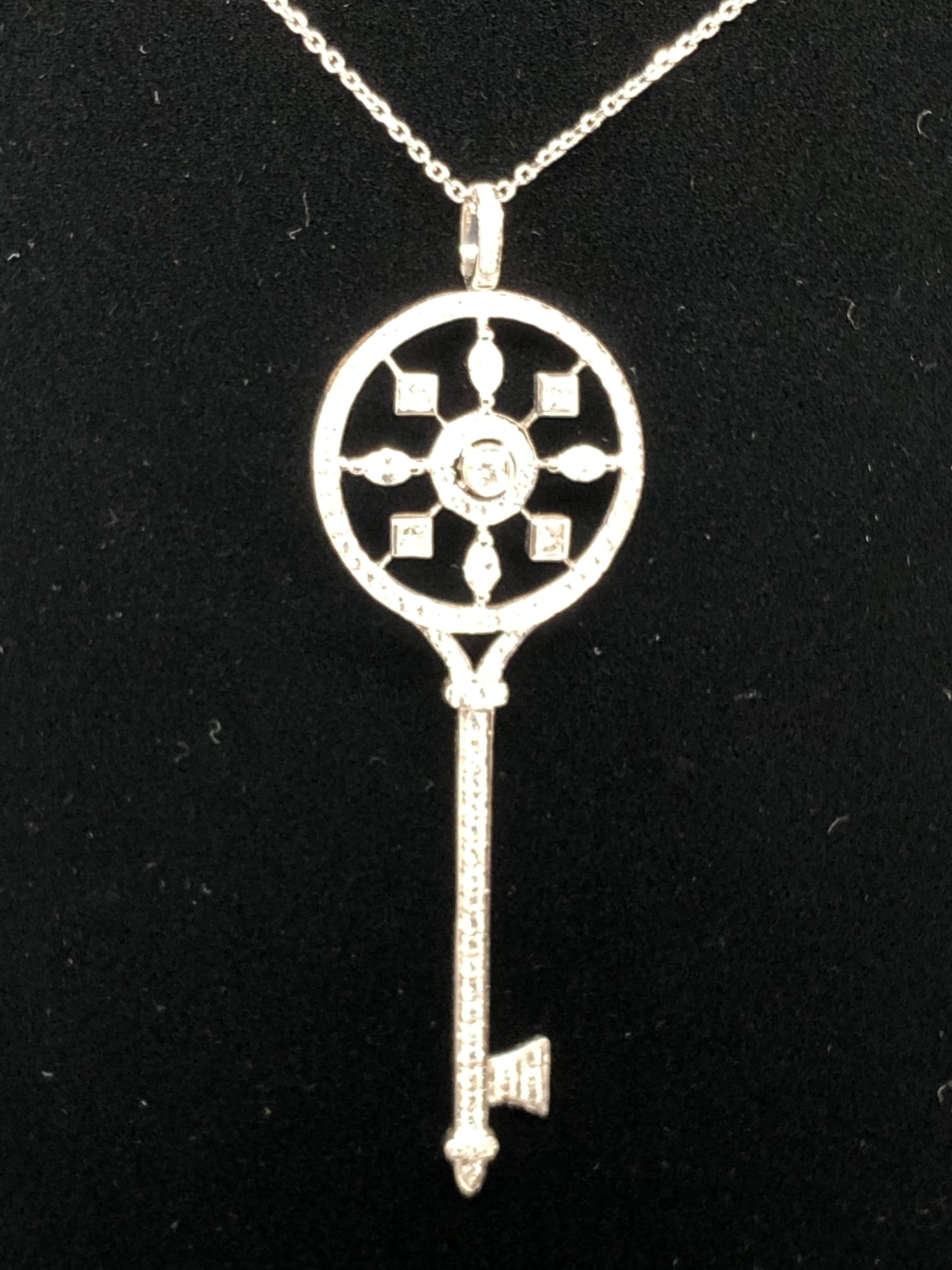 18 Karat Weißgold und Diamant-Blütenblätter Schlüsselanhänger Halskette, Tiffany & Co. Stil im Angebot 5
