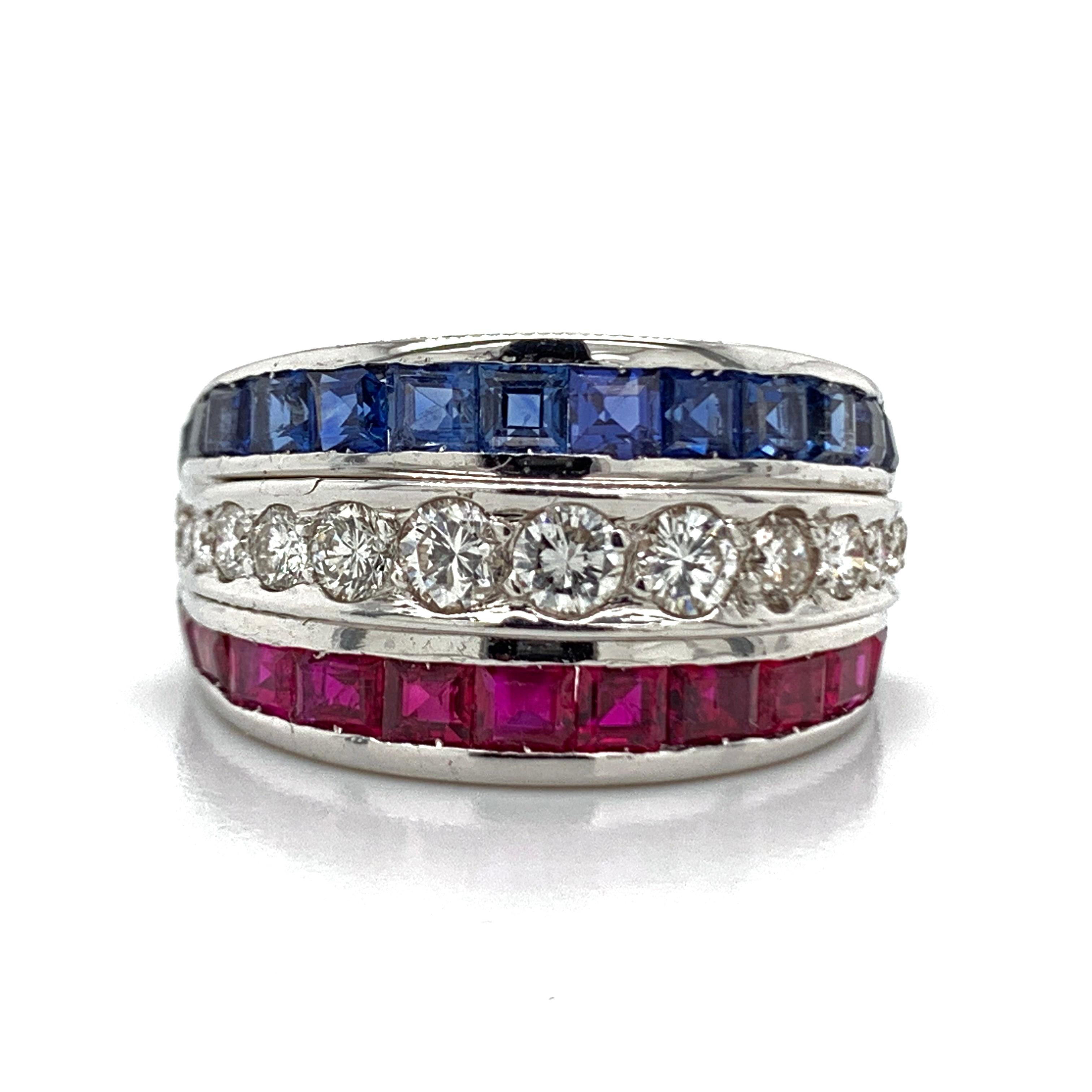 A, schöne 18kt Weißgold Diamant & Saphir, und Rubin Ring. Dieser reizende Ring besteht aus schönen runden Diamanten in der mittleren Reihe, während die Rubine und Saphire ihn vervollständigen. Der Ring ist aus schönem, poliertem Weißgold gefertigt.