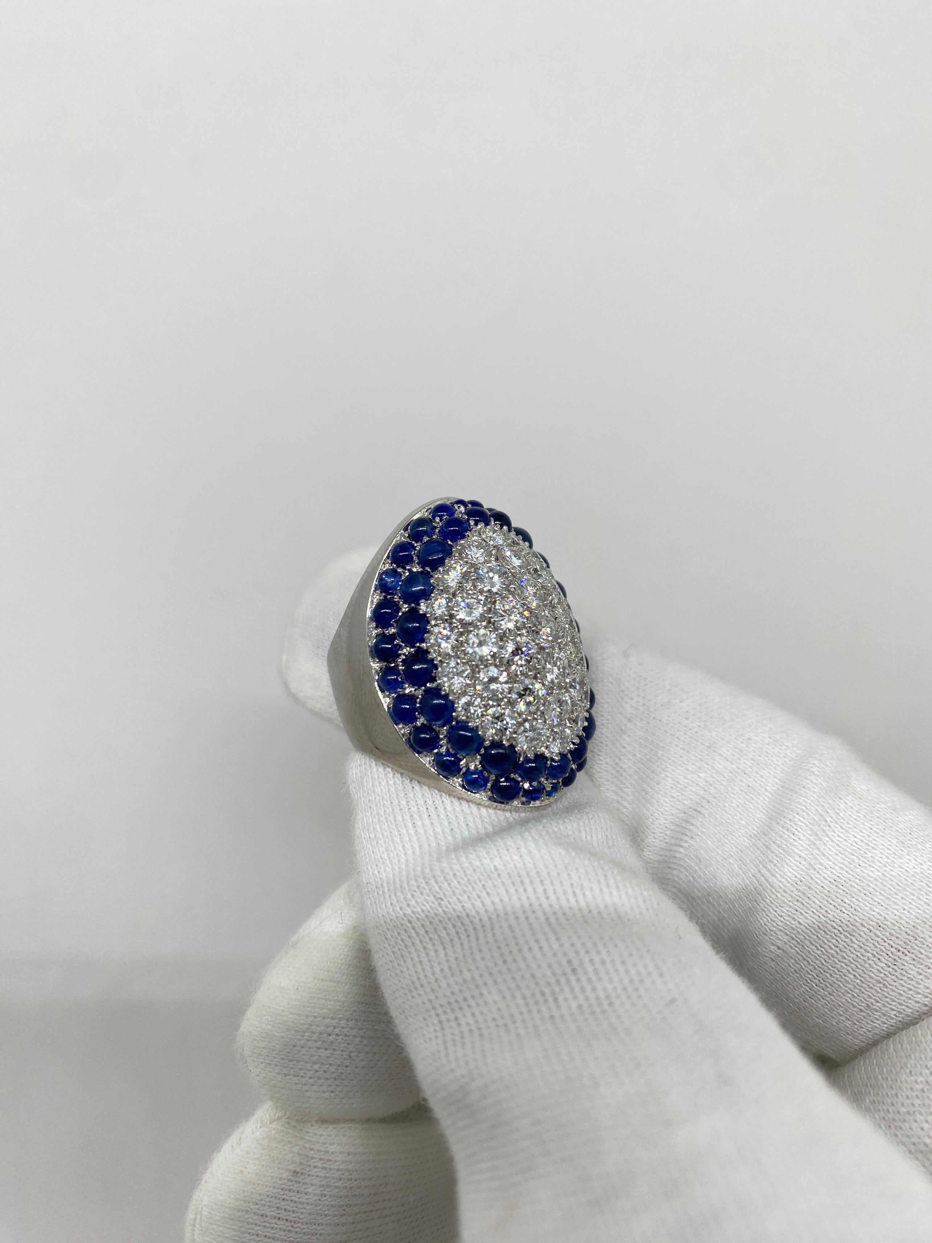 18Kt White Gold Diamonds 3.97ct & Blue Cabochon Sapphires Pavé 6.2ct In New Condition For Sale In Bergamo, BG