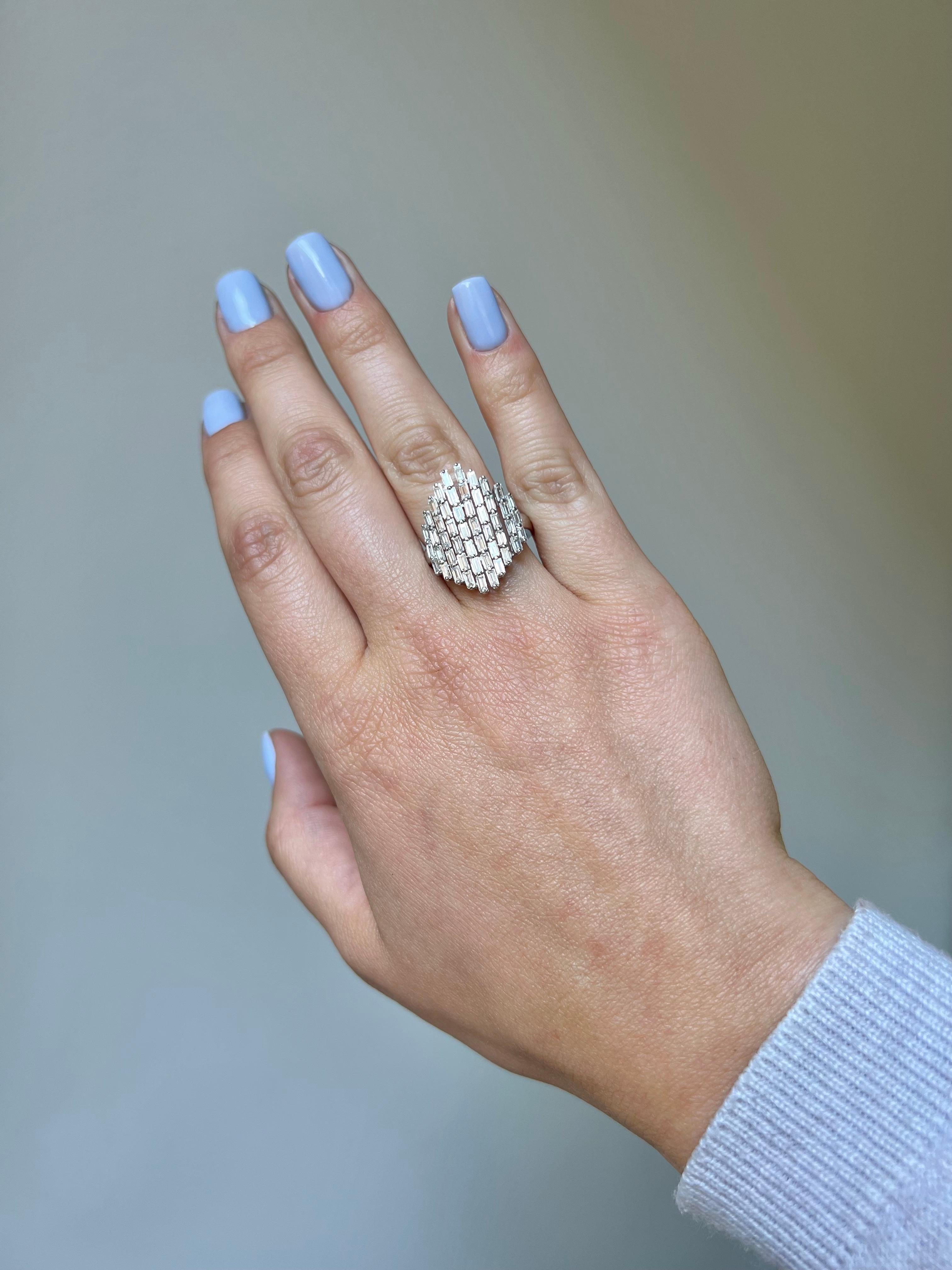 Natürliche Diamanten 1,50 Karat s18KT Weißgold Art Deco Form Art Deco Statement-Ring (Art déco) im Angebot
