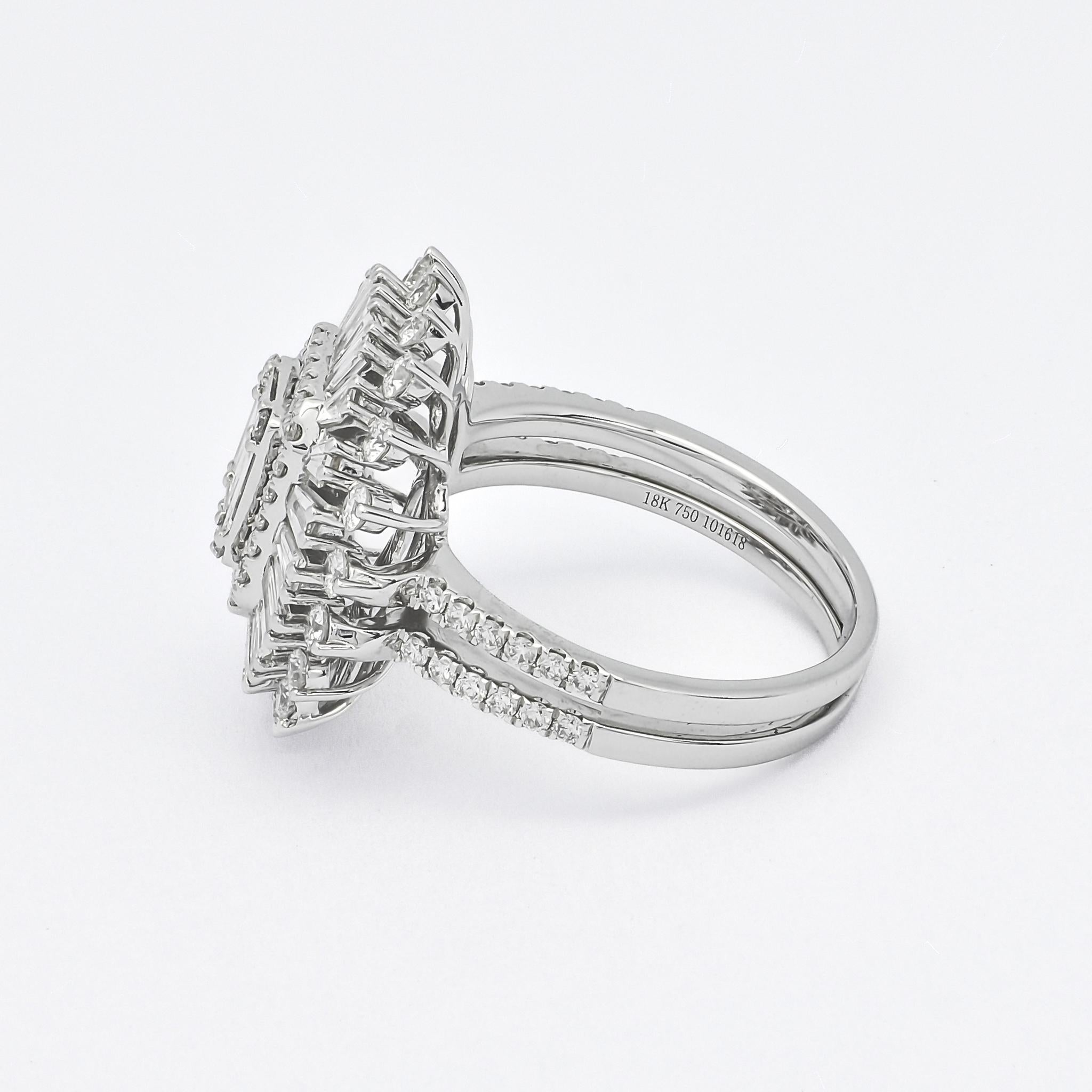 Natürlicher Diamantring 1,72 Karat 18KT Weißgold Diamanten Cluster Statement-Ring (Moderne) im Angebot