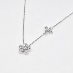 Natural Diamond 0.51 carats 18 Karat White Gold Flower Chain Pendant Necklace
