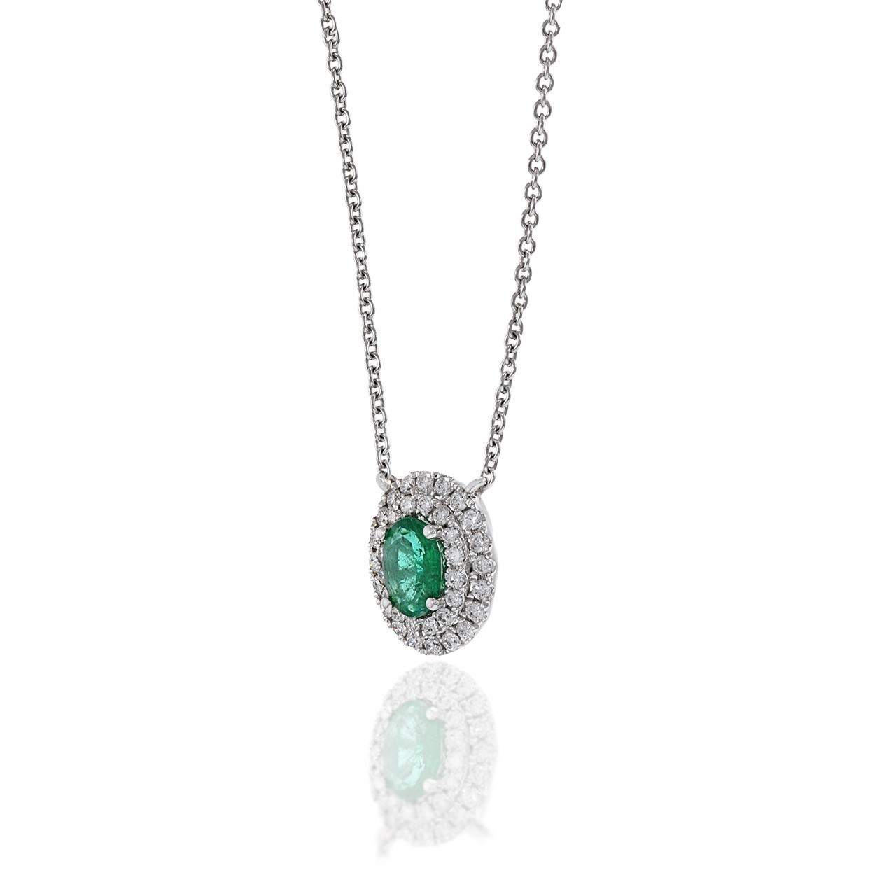 Taglio ovale Collana con smeraldo e diamanti a doppia aureola in oro bianco 18KT in vendita